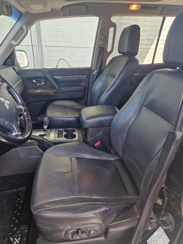 MITSUBISHI Pajero 3.2 DI-D Instyle Automatic-image-9