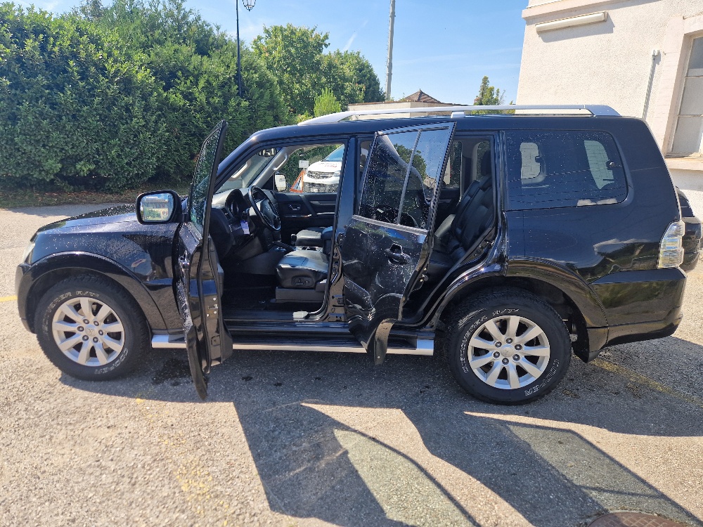 MITSUBISHI Pajero 3.2 DI-D Instyle Automatic-image-8