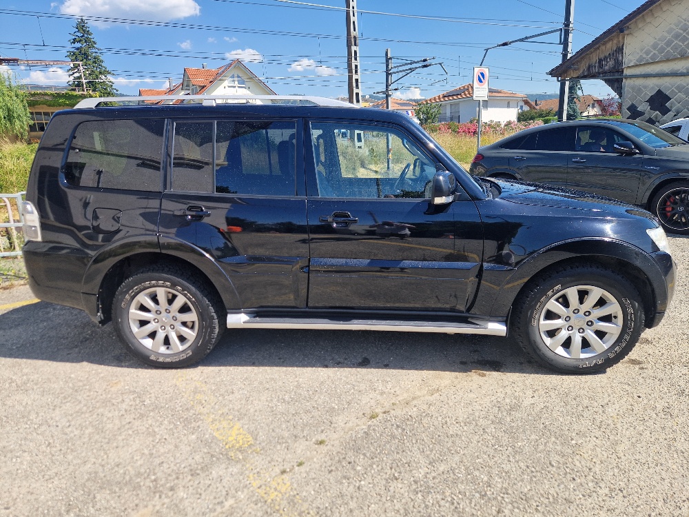 MITSUBISHI Pajero 3.2 DI-D Instyle Automatic-image-4