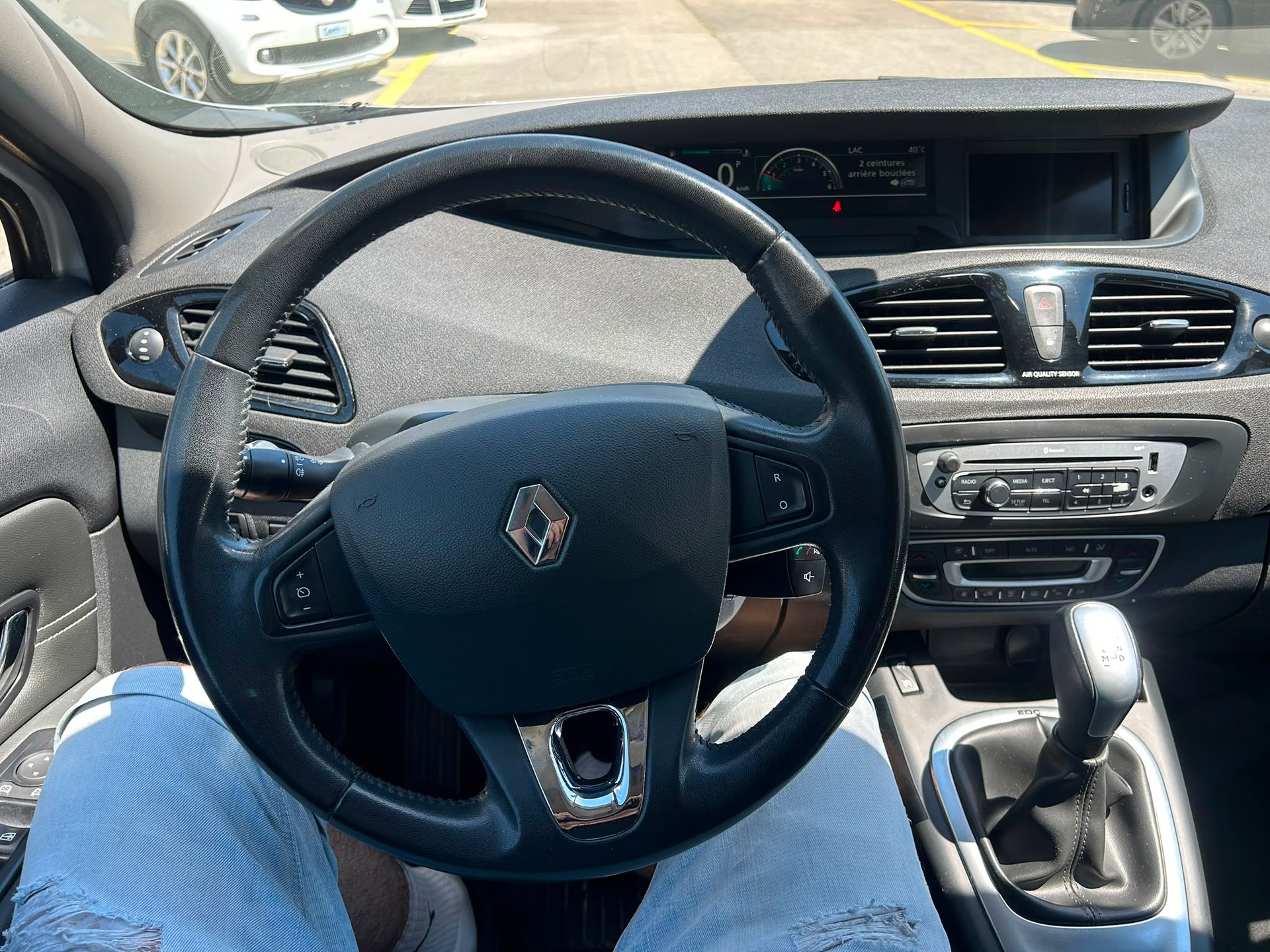 RENAULT Scénic 1.5 dCi Dynamique EDC-image-6
