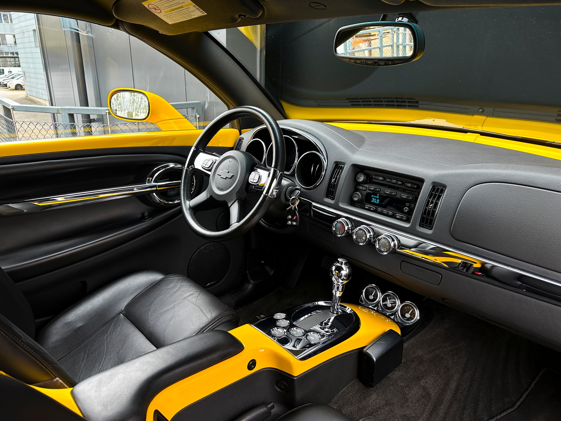 CHEVROLET SSR Roadster V8-image-14