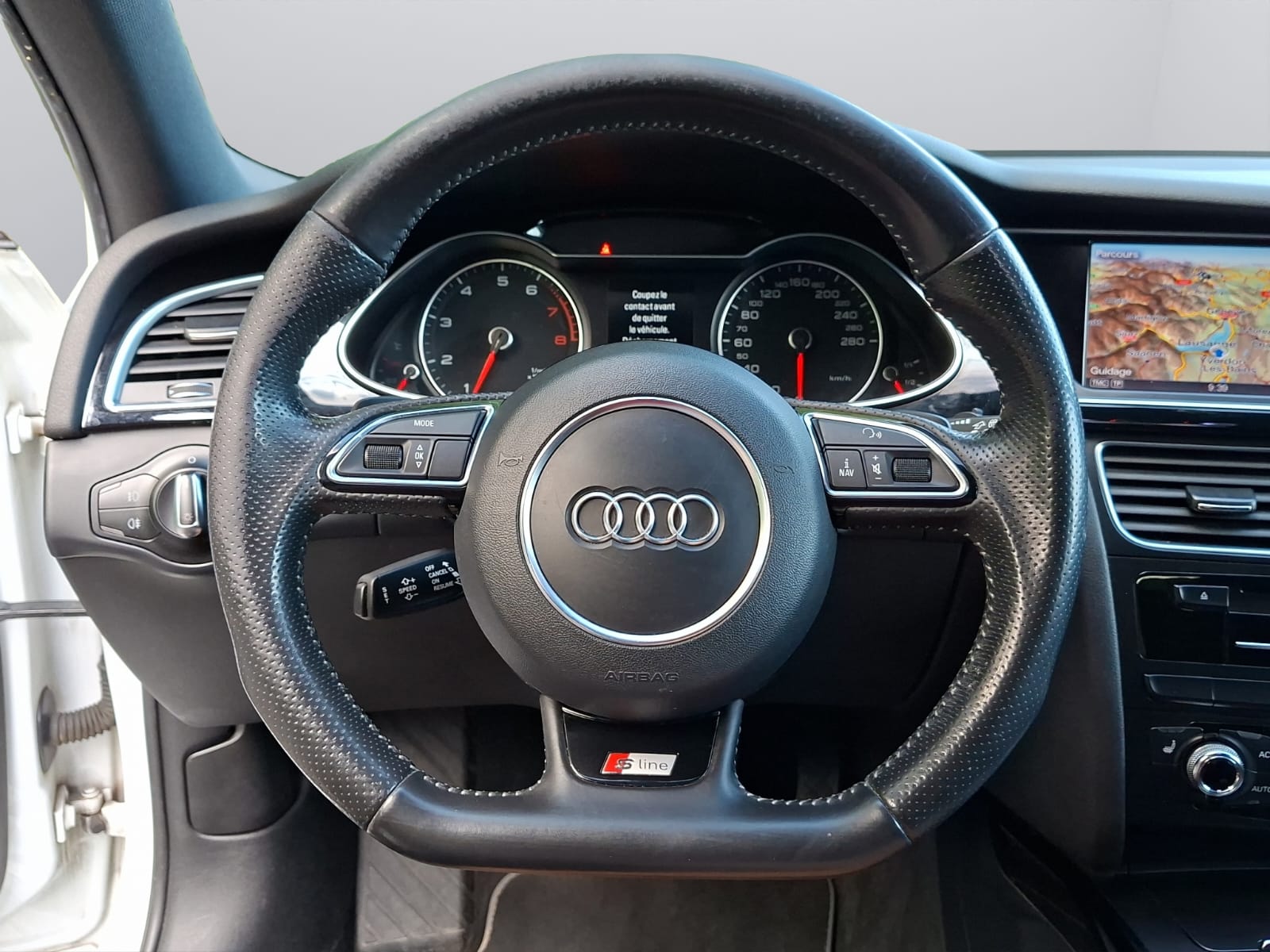 AUDI A4 Avant 2.0 TFSI quattro s-tronic-image-13
