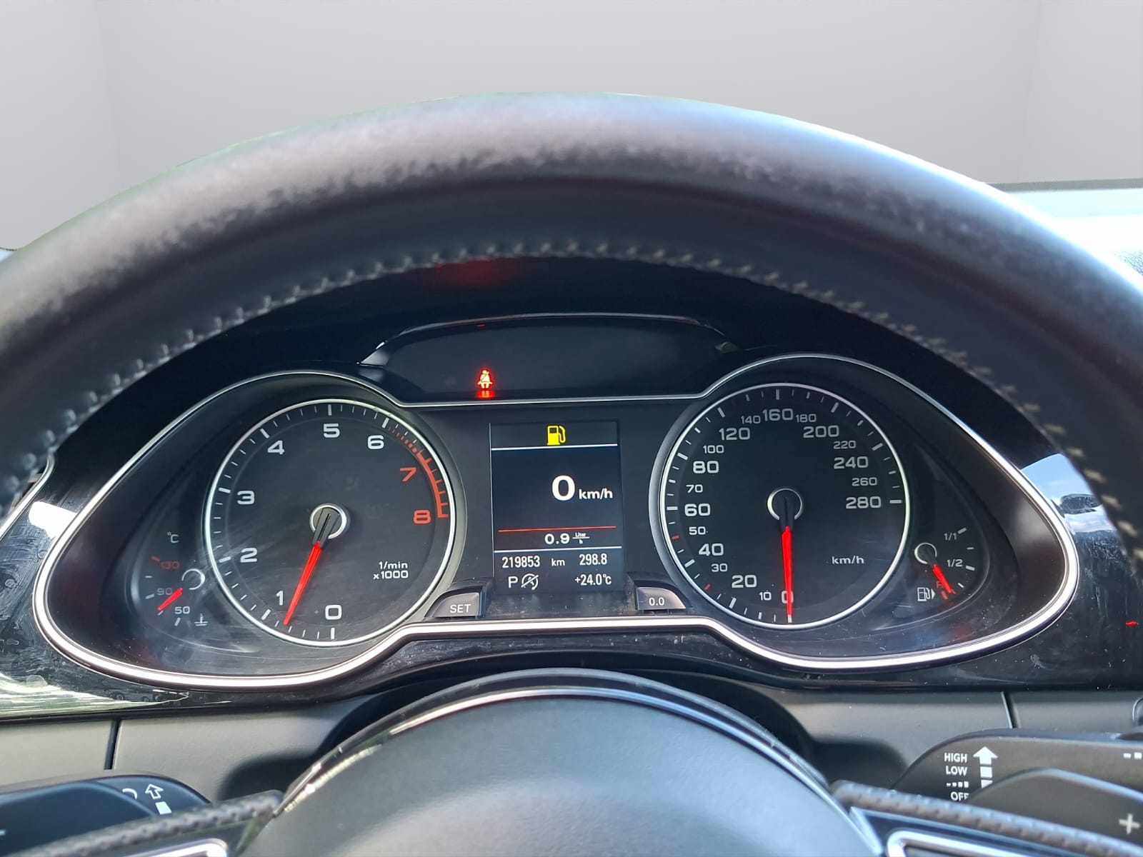 AUDI A4 Avant 2.0 TFSI quattro s-tronic-image-18
