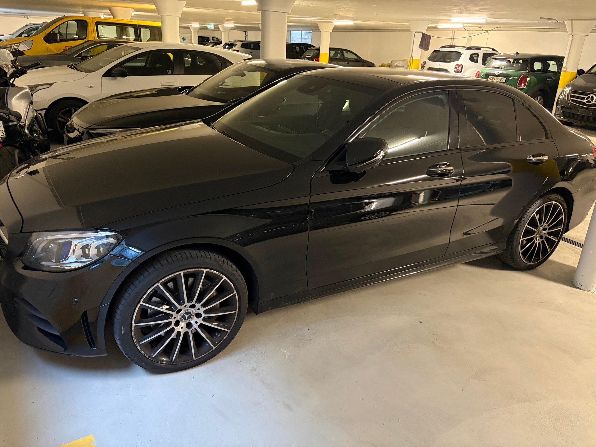 MERCEDES-BENZ C 300 AMG Line 4matic-image-1