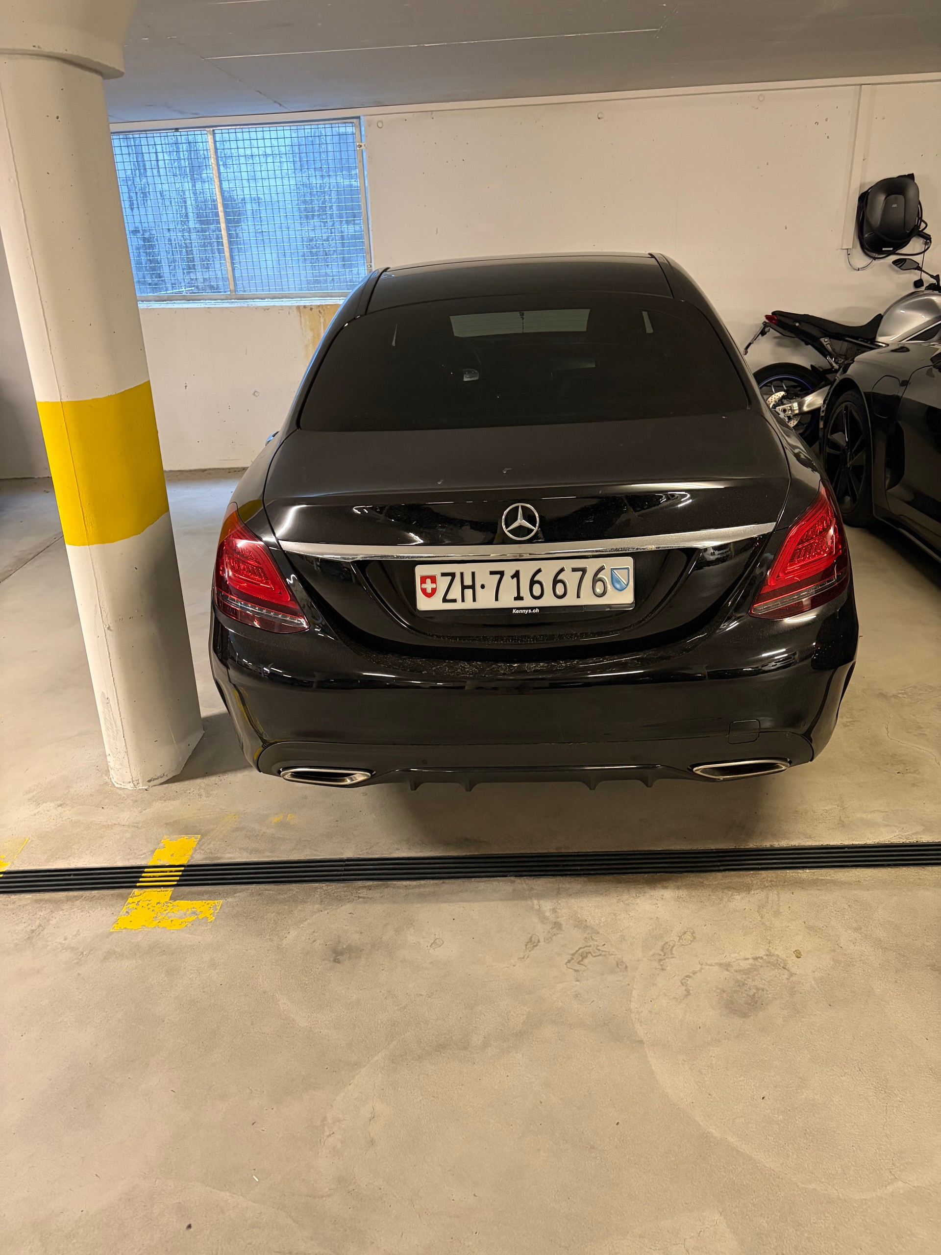 MERCEDES-BENZ C 300 AMG Line 4matic-image-2