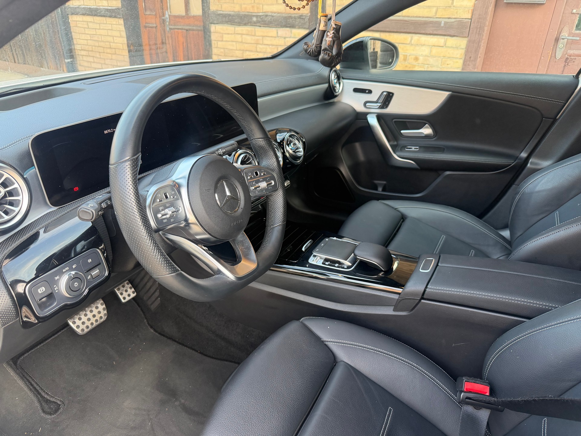 MERCEDES-BENZ A 250 4Matic AMG Line 4Matic 7G-DCT-image-11