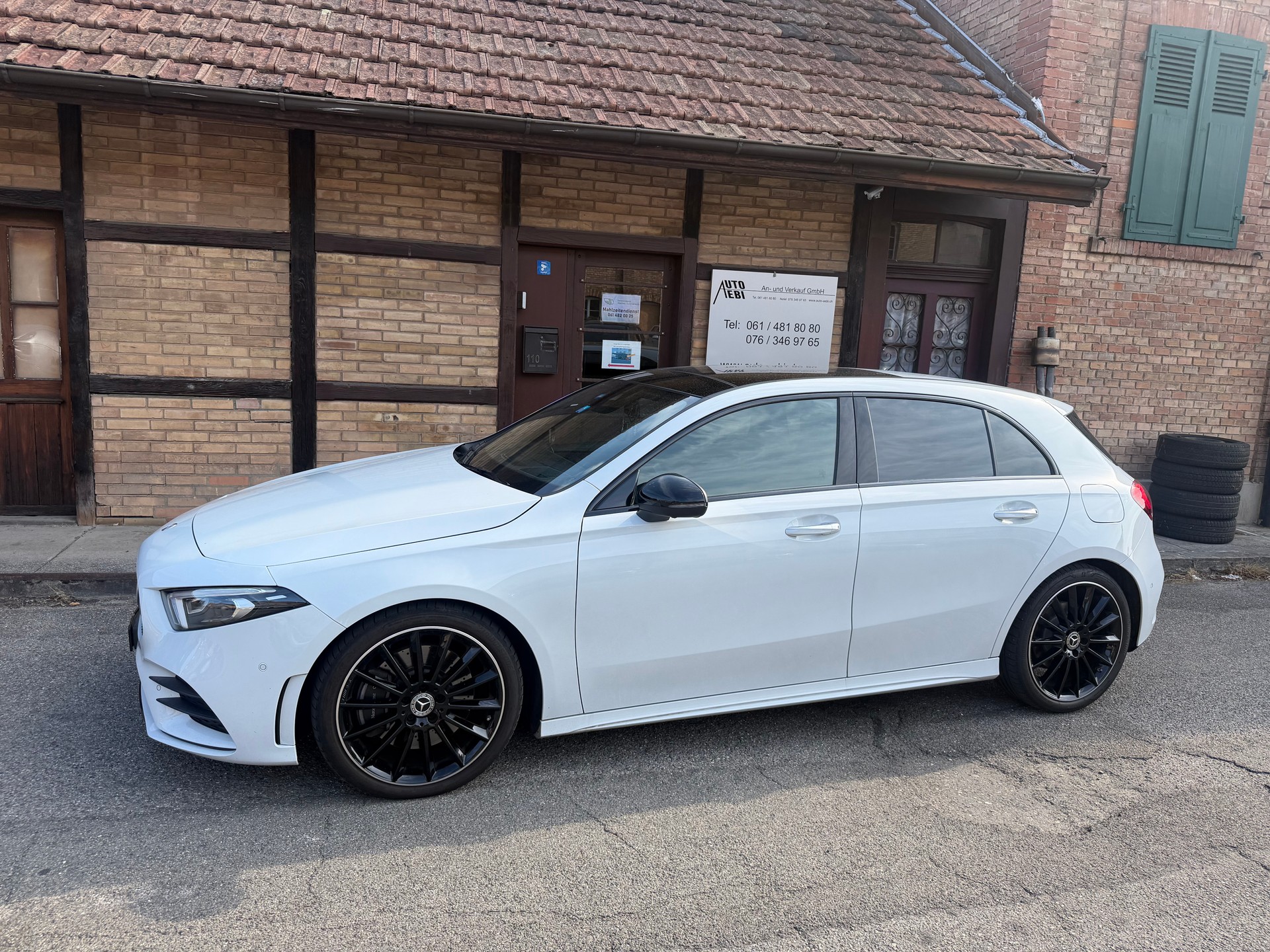 MERCEDES-BENZ A 250 4Matic AMG Line 4Matic 7G-DCT-image-2