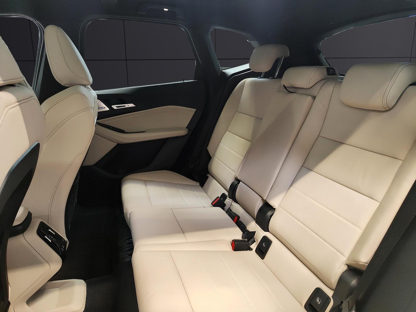 BMW 223d xDrive SDKG Active Tourer-image-17