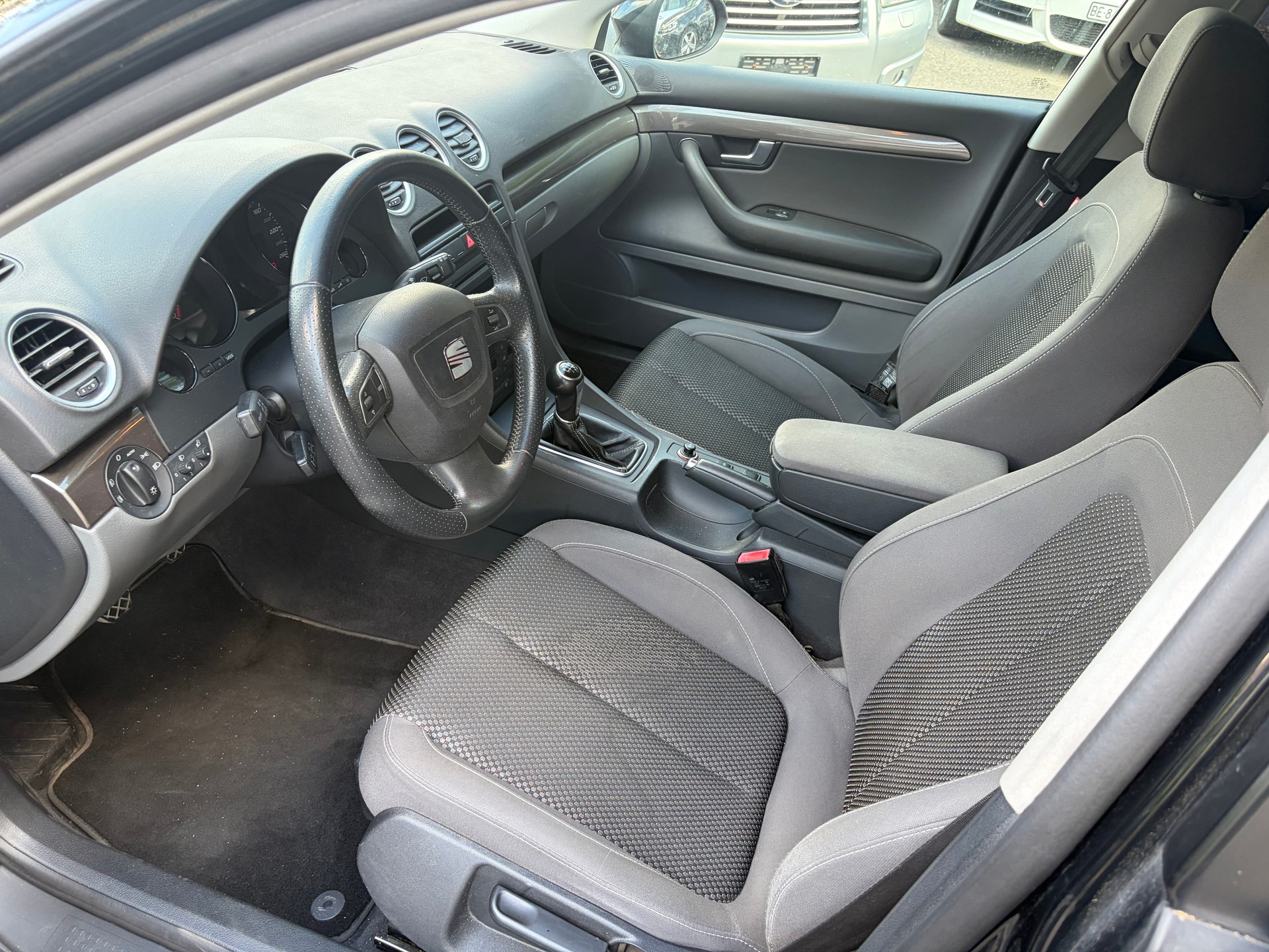SEAT Exeo ST 1.8 TSI Reference-image-11