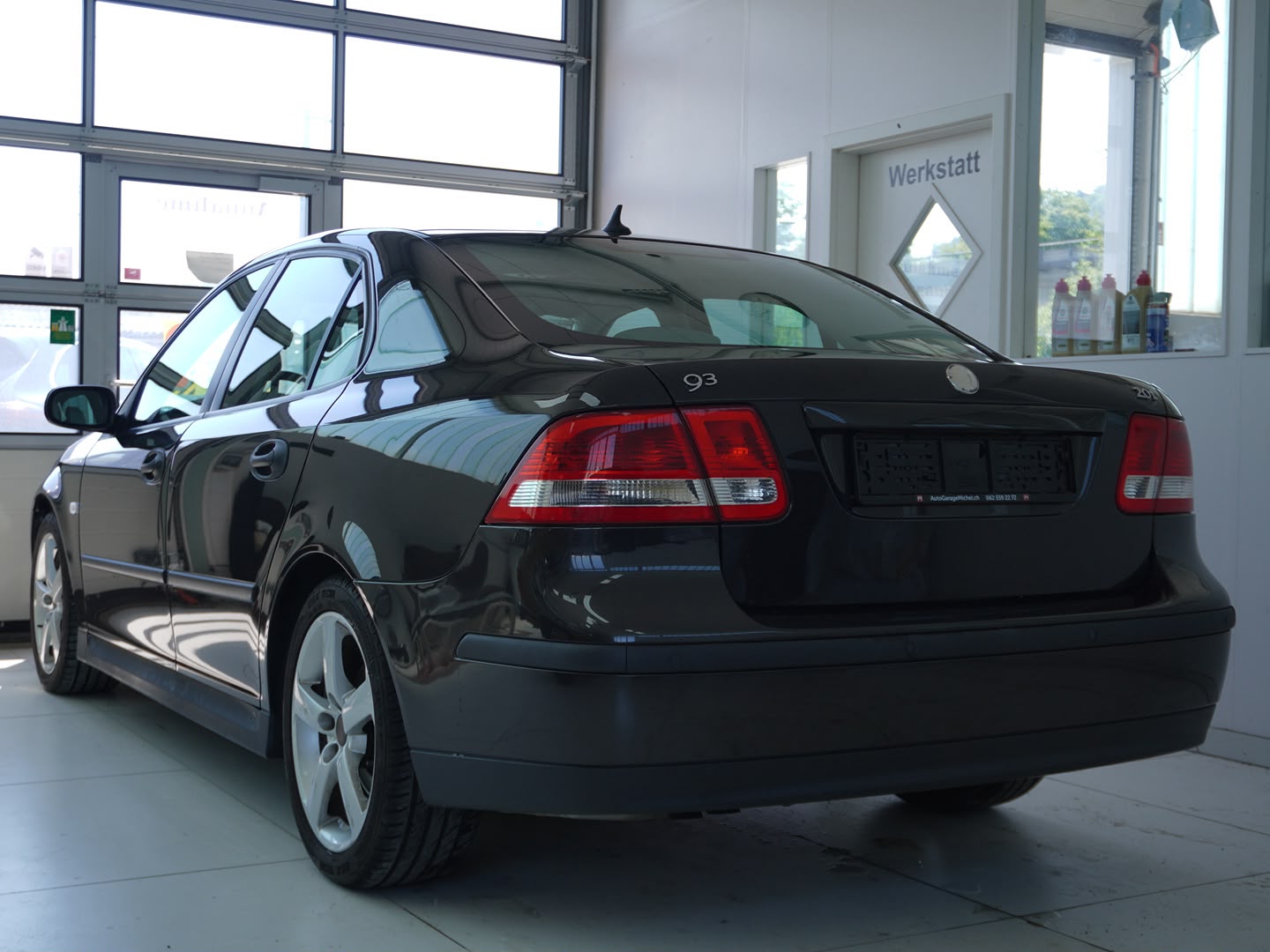 SAAB 9-3 2.0t Linear-showroom-element-1