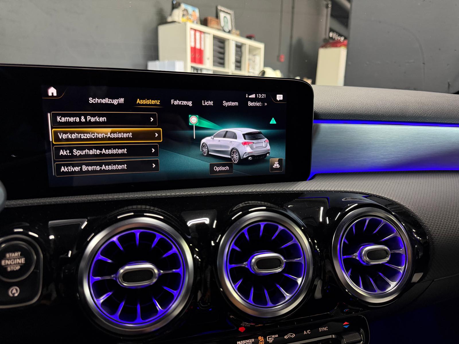 MERCEDES-BENZ A 35 AMG Limited All Balck Performance 4Matic Speedshift 2Jahre Garantie-image-25