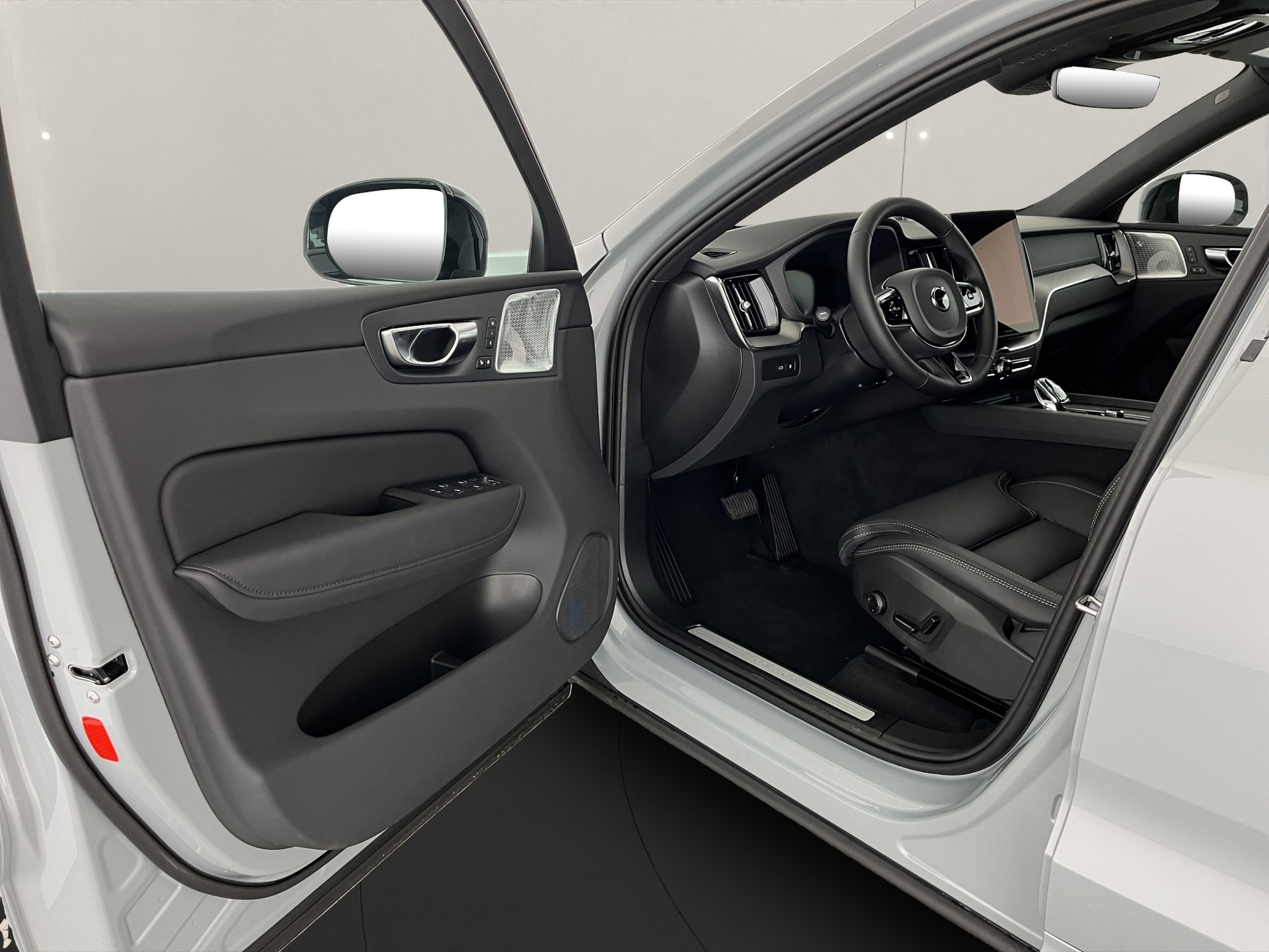 VOLVO XC60 2.0 T8 TE Black Edition eAWD-image-7