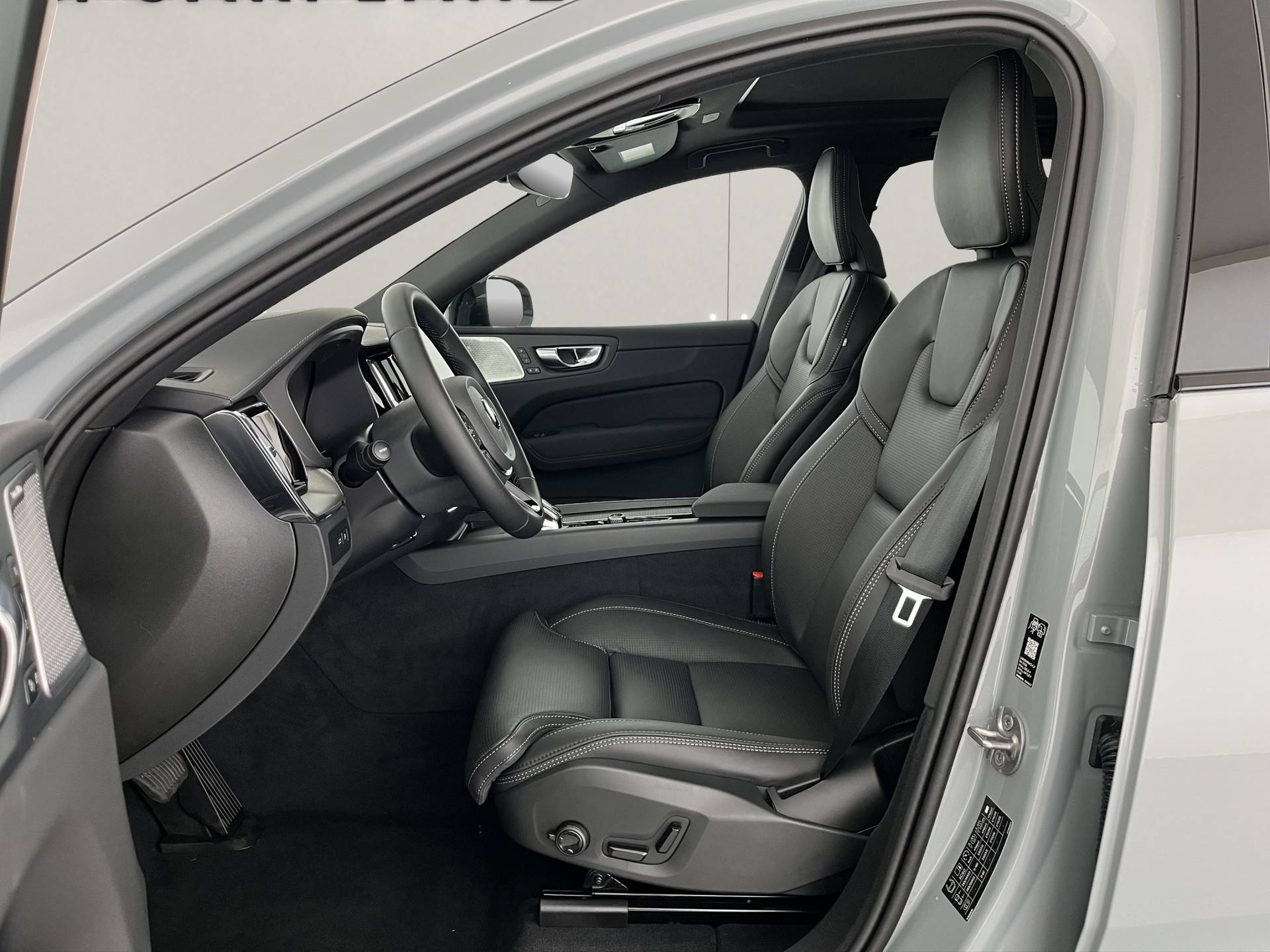 VOLVO XC60 2.0 T8 TE Black Edition eAWD-image-12