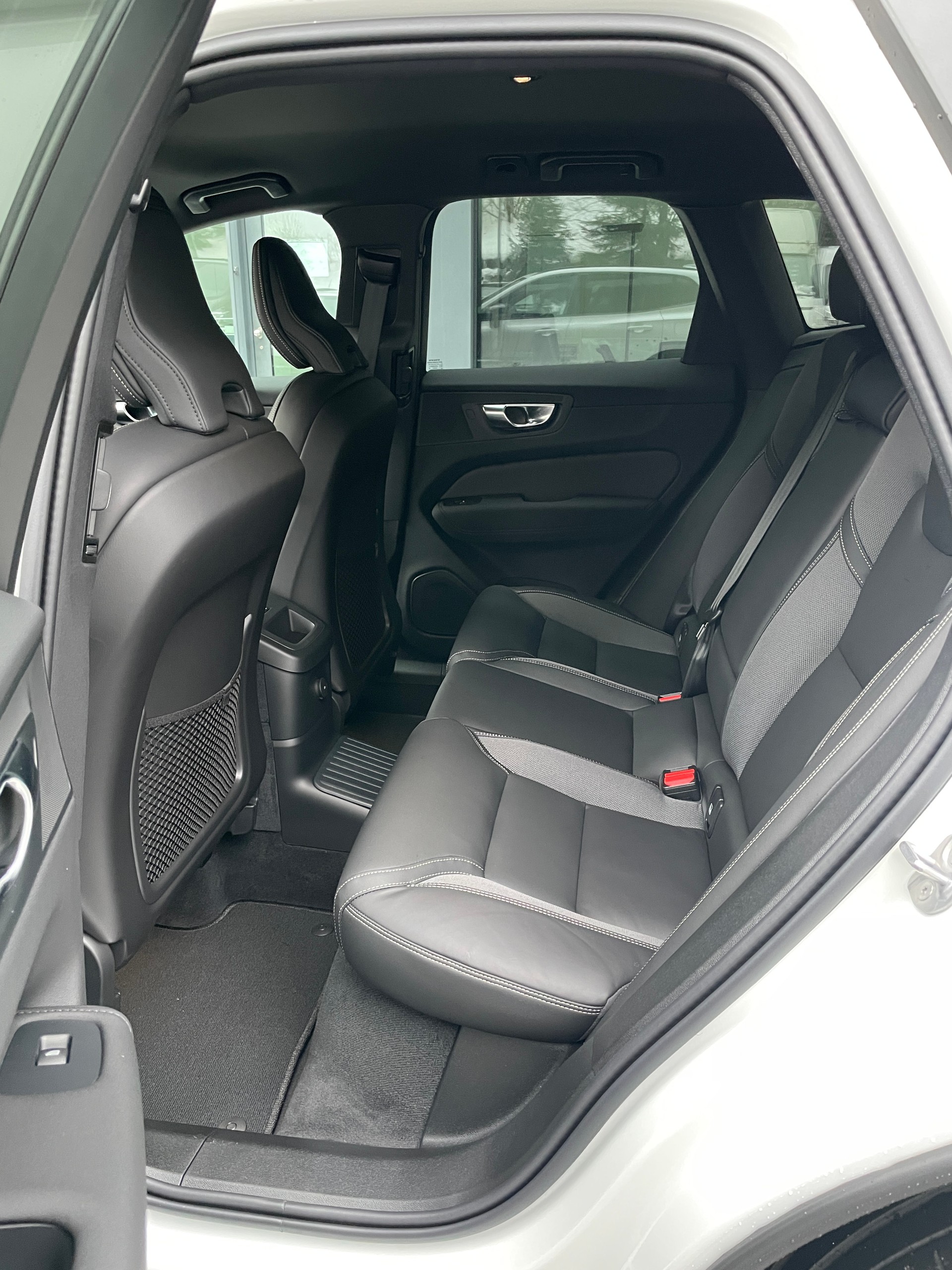 VOLVO XC60 T6 eAWD PluginHybrid Black Edition Geartronic-image-13