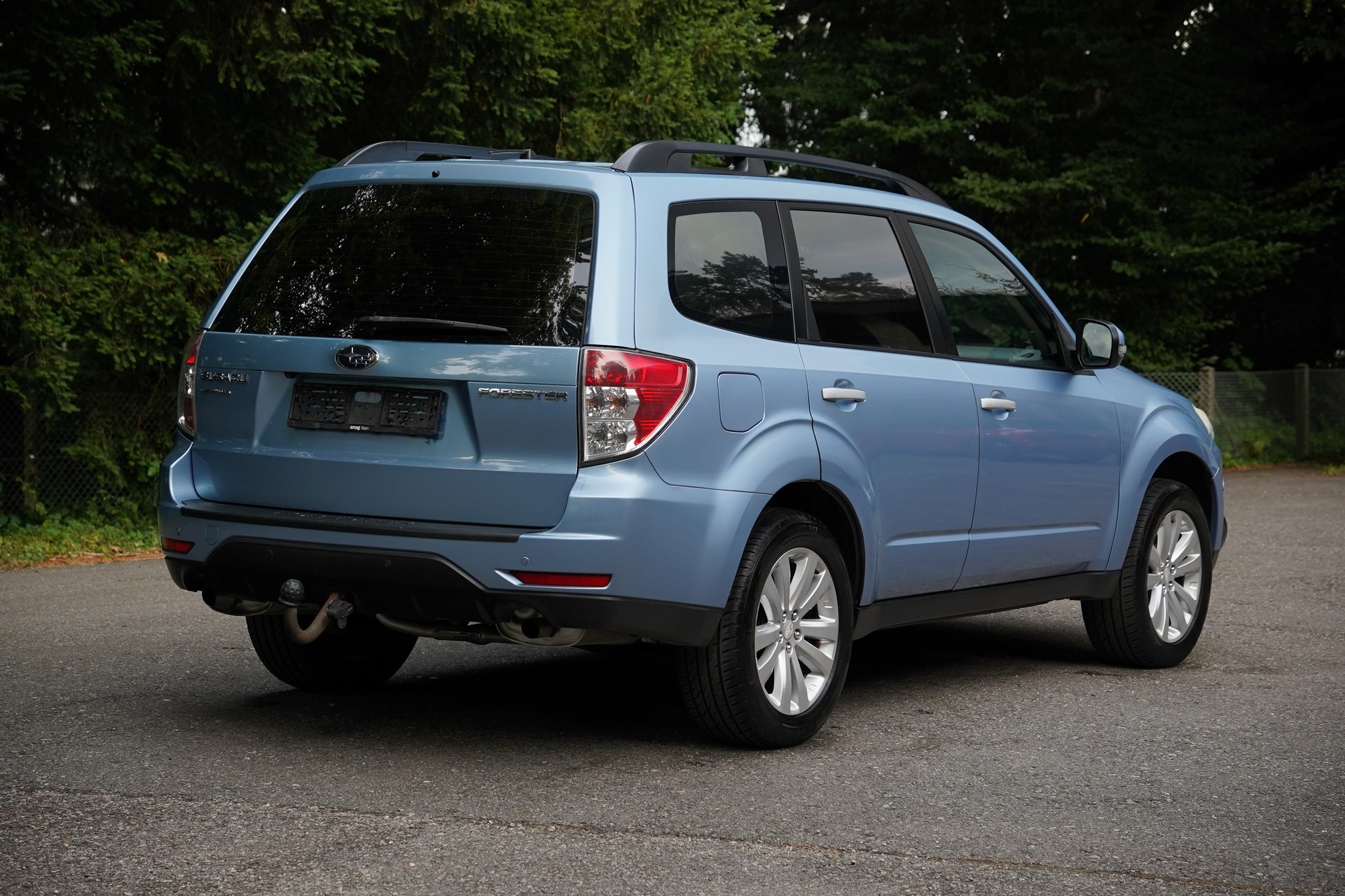 SUBARU Forester 2.0X Swiss Automatic-image-2
