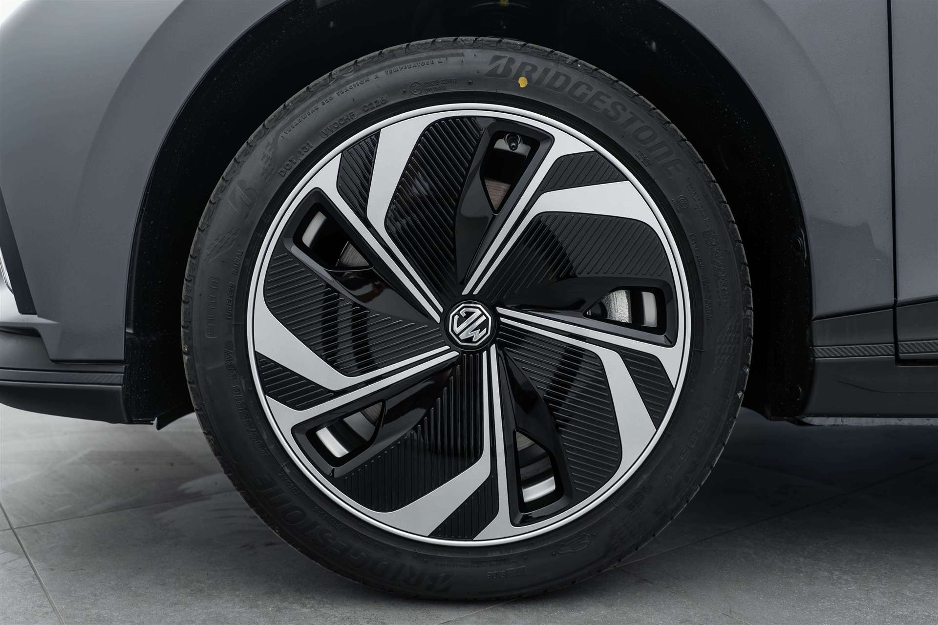 MG 4 EV 64kWh Premium Facelift Automat-image-4