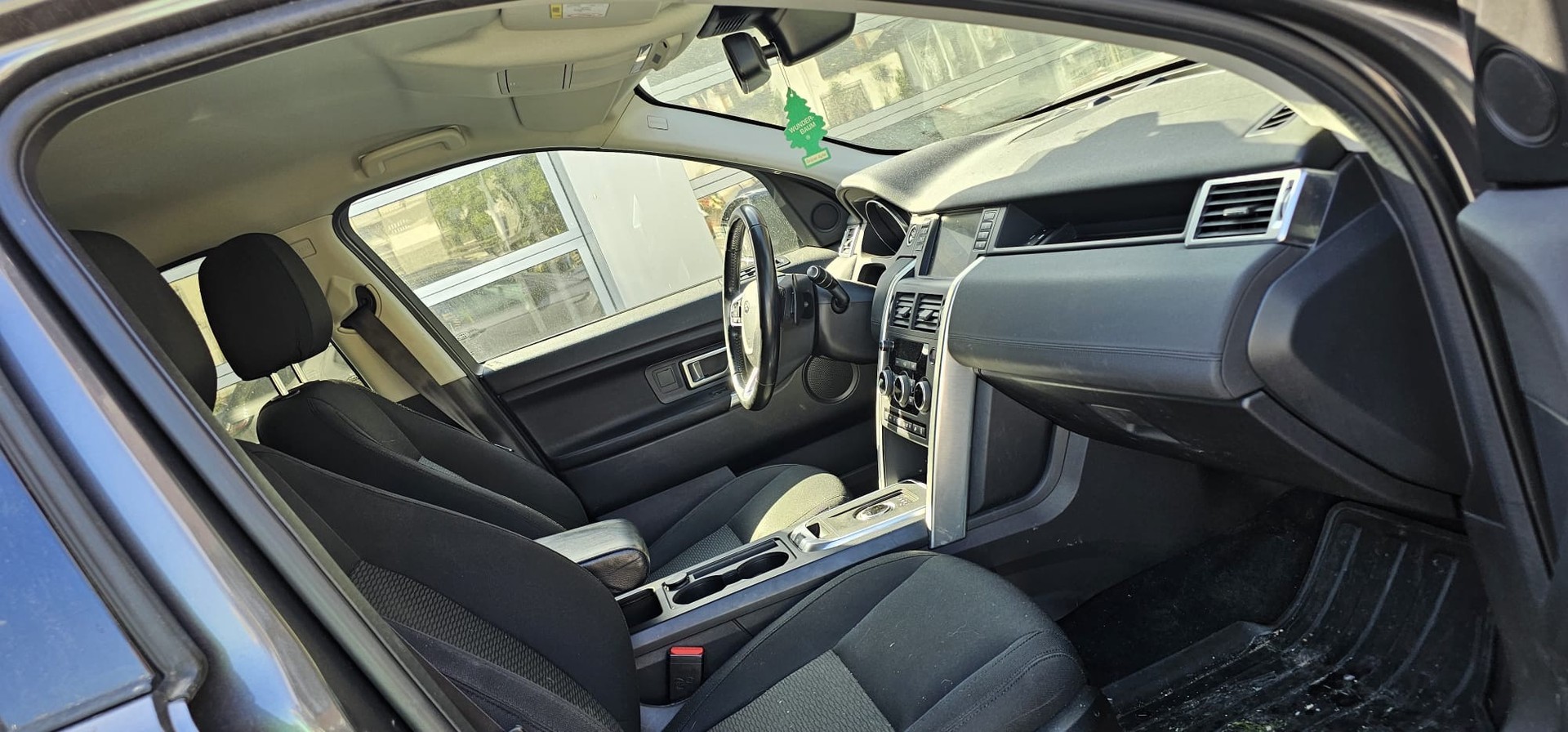 LAND ROVER Discovery Sport 2.0 TD4 HSE AT9-image-9
