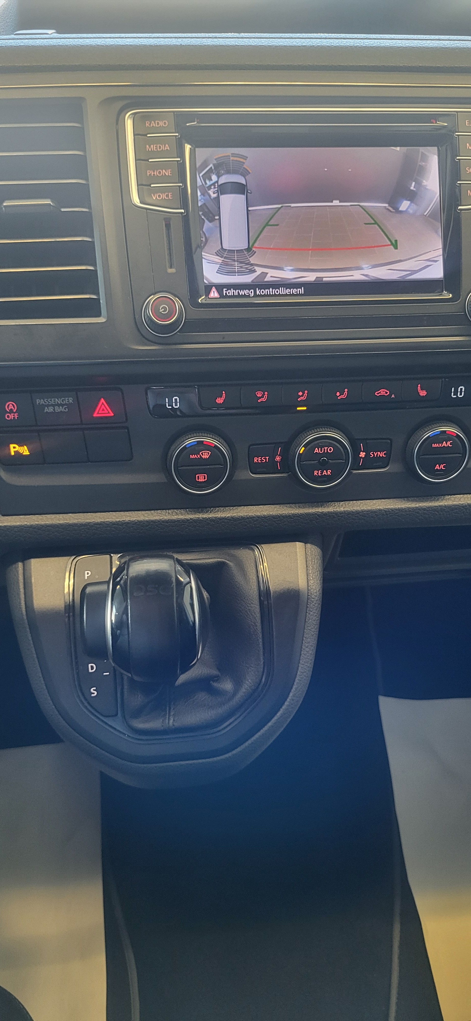 VW T6 2.0 Bi-TDI 4Motion DSG-image-16