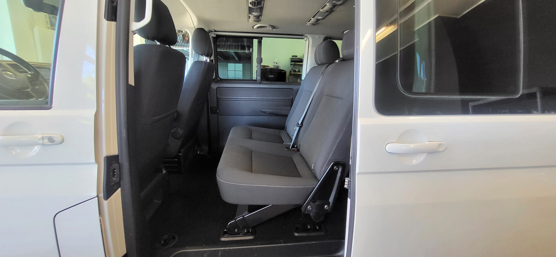 VW T6 2.0 Bi-TDI 4Motion DSG-image-7