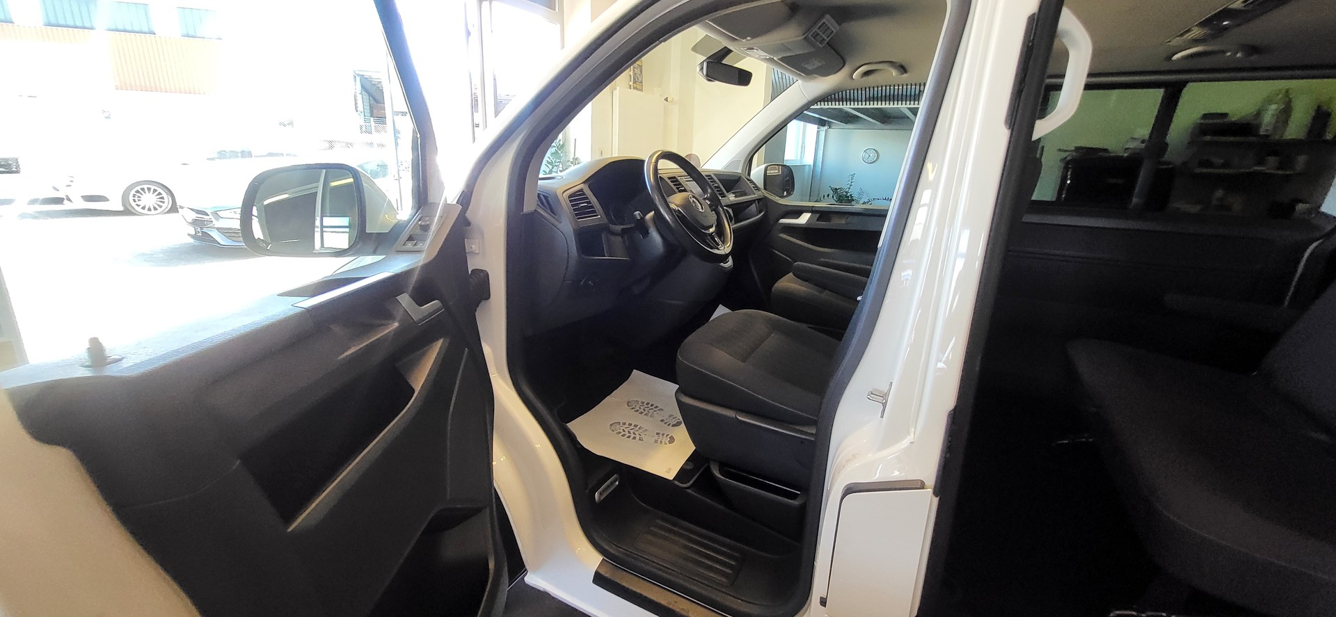 VW T6 2.0 Bi-TDI 4Motion DSG-image-5