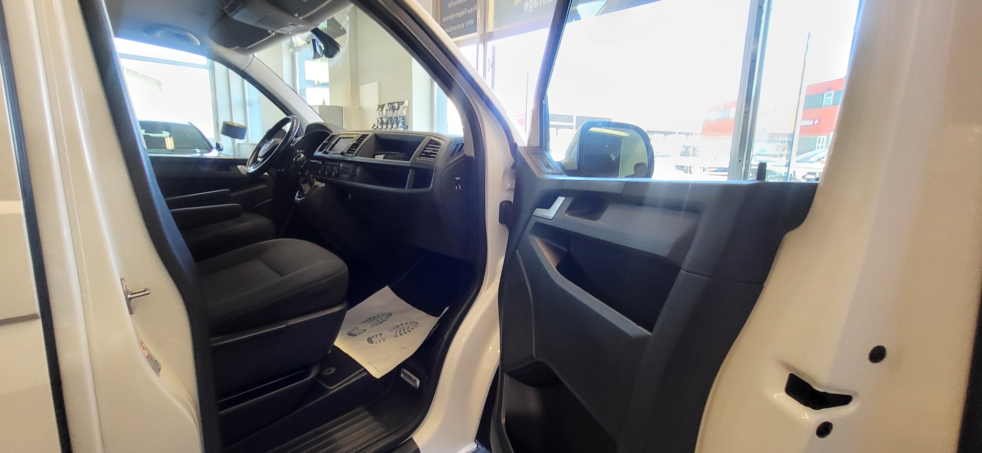 VW T6 2.0 Bi-TDI 4Motion DSG-image-12
