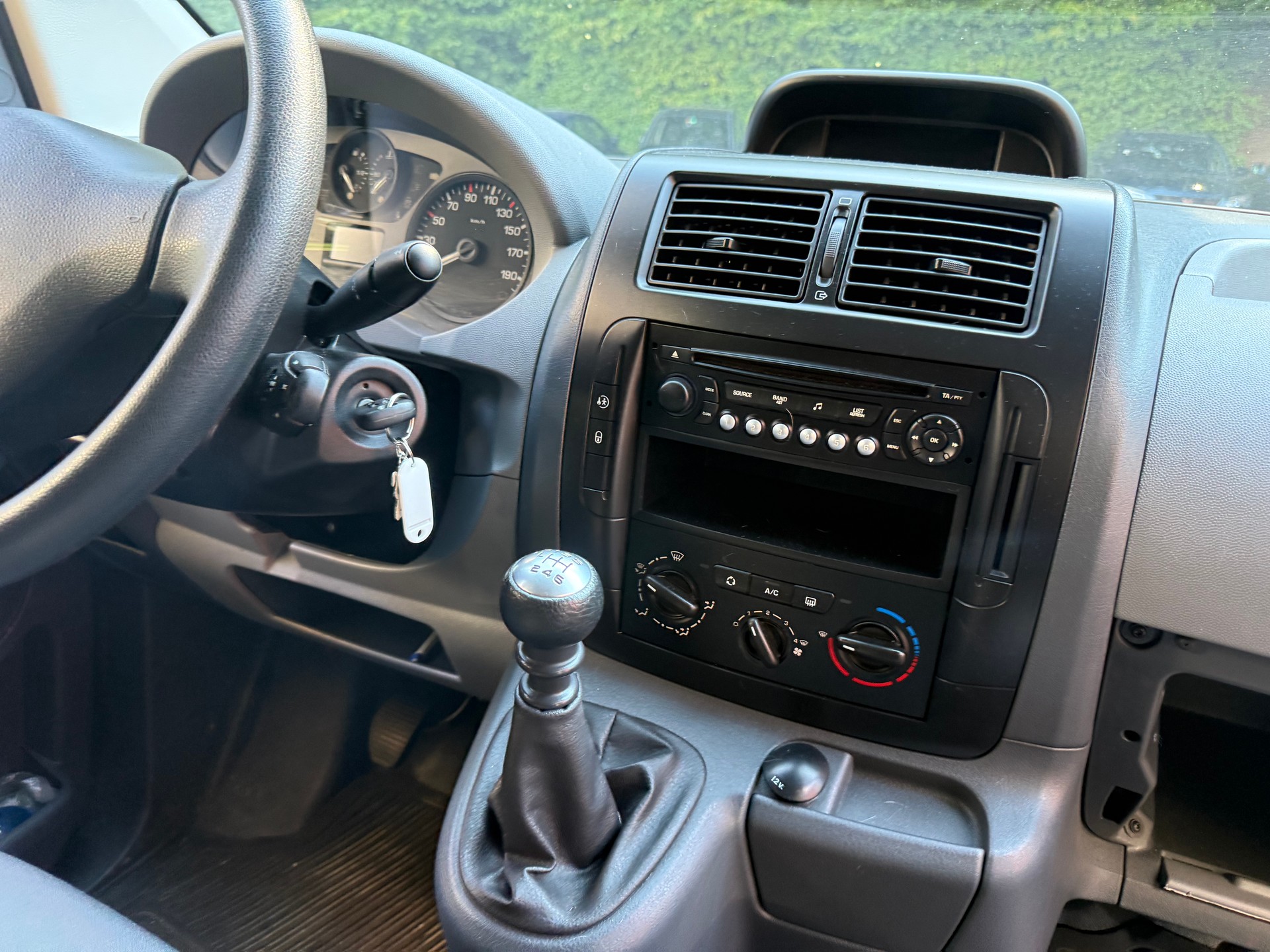 PEUGEOT Expert Tepee 2.0 HDi Confort L2-image-7