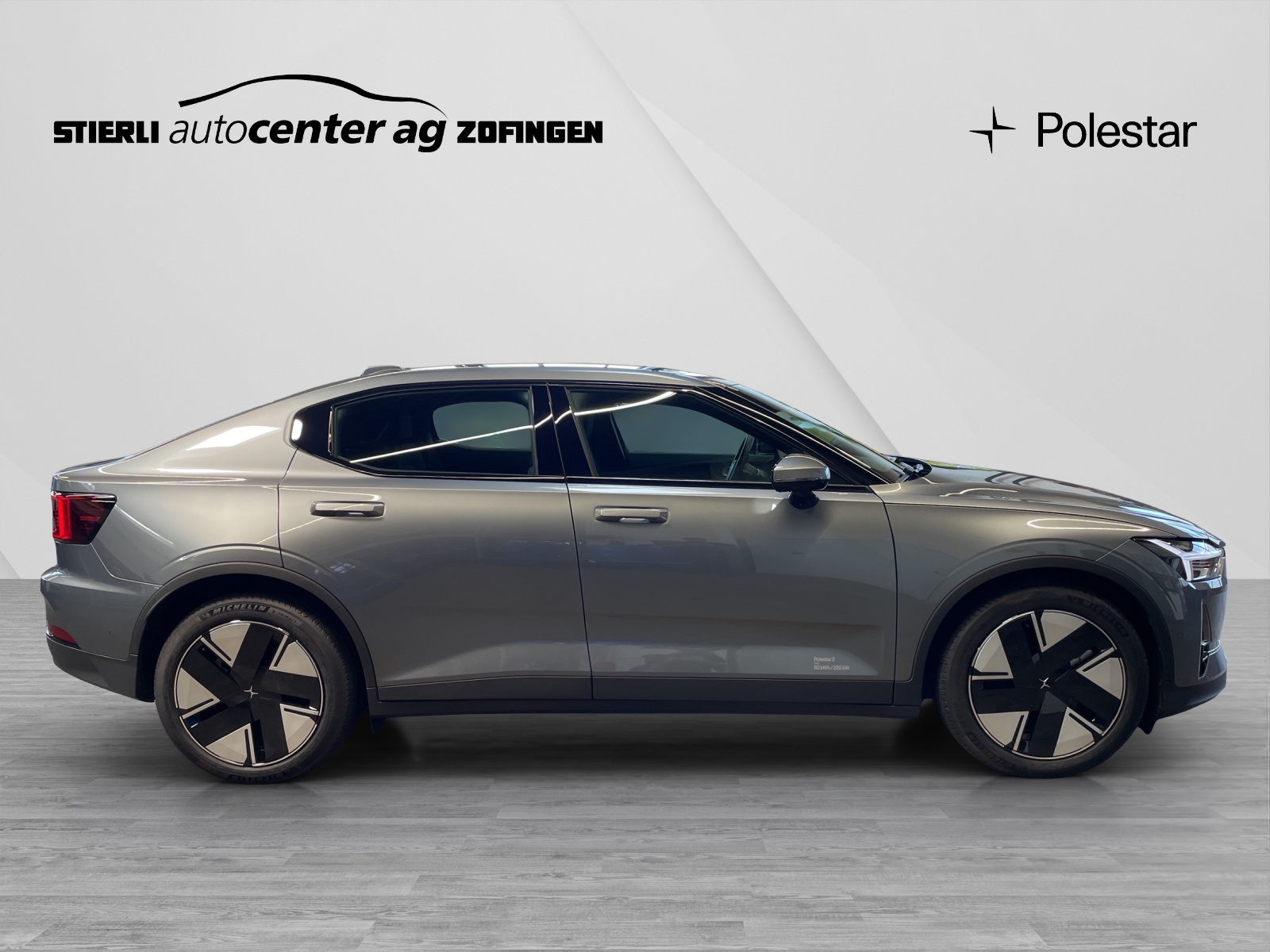 POLESTAR 2 Long Range Single Motor-showroom-element-3