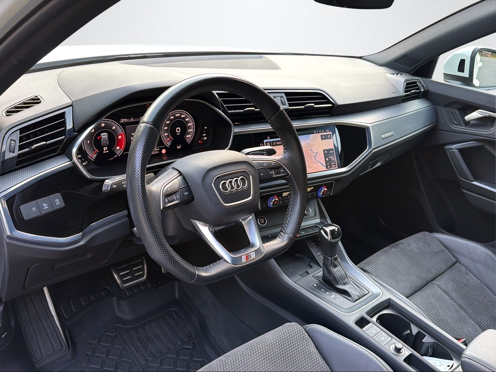 AUDI Q3 2.0 40 TDI Advanced quattro S-Tronic-image-7