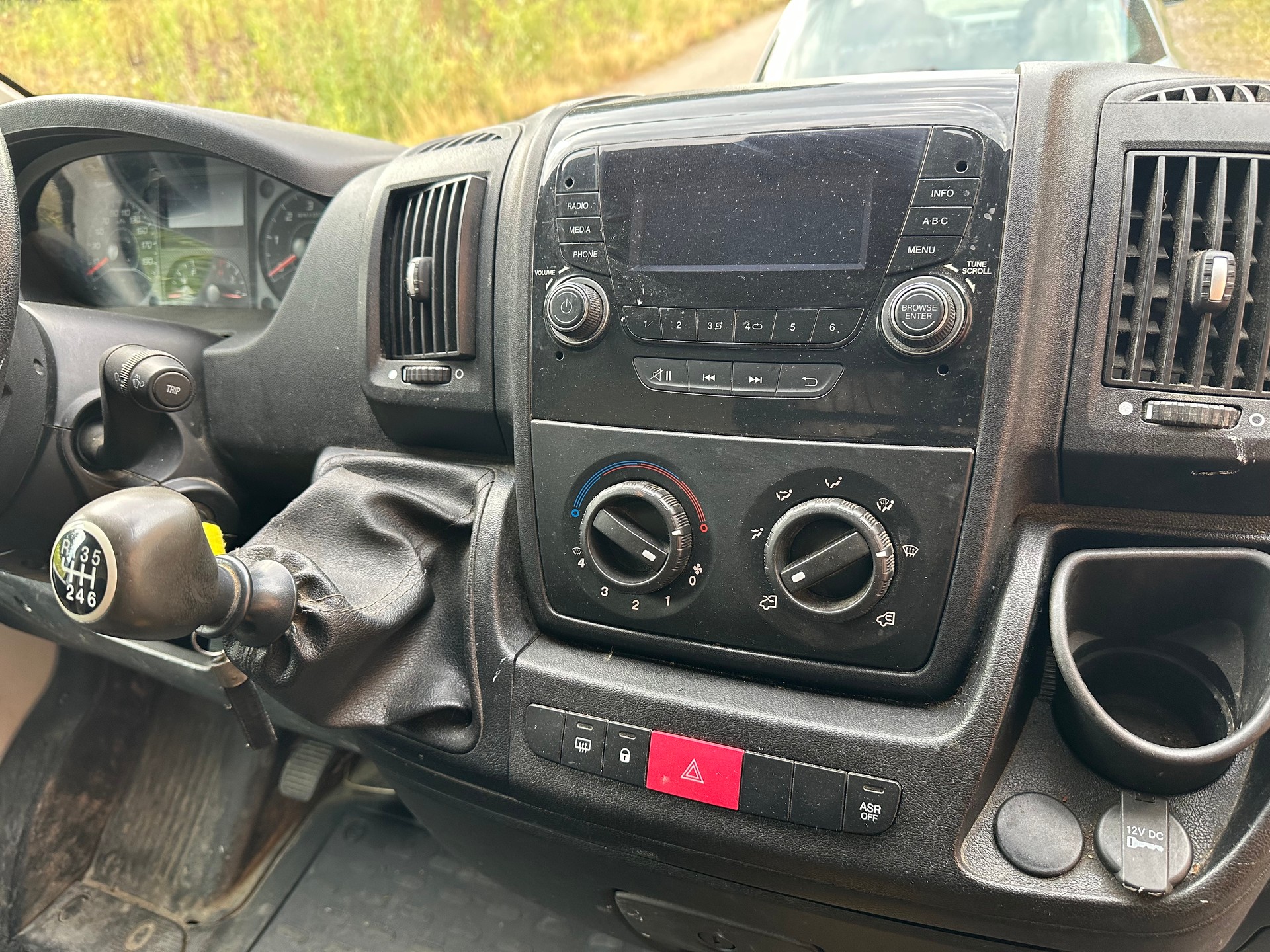 PEUGEOT Boxer 2.0 HDI 330 Active L1H1 FIXPREIS-image-16