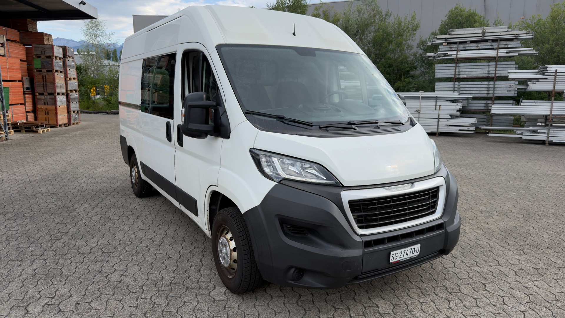 PEUGEOT Boxer 2.0 HDI 333 Allure L2H2-image-6