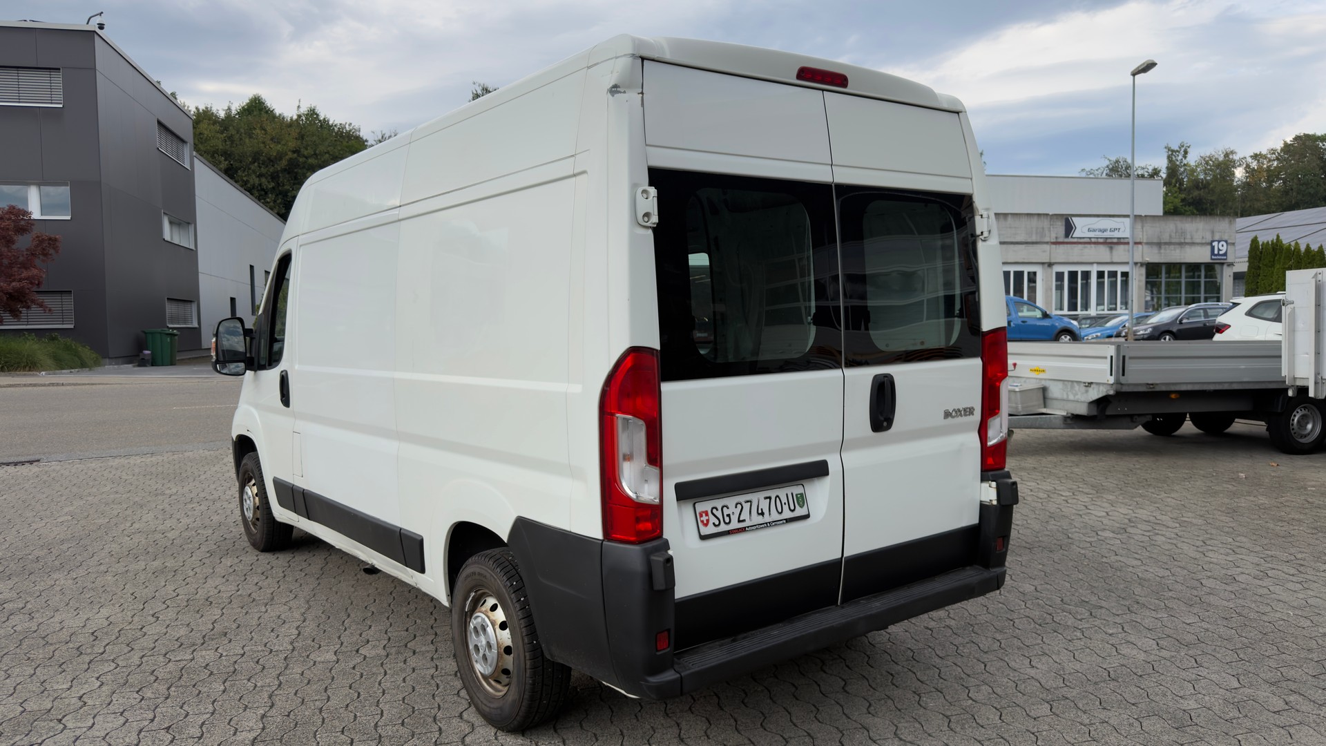 PEUGEOT Boxer 2.0 HDI 333 Allure L2H2-image-2