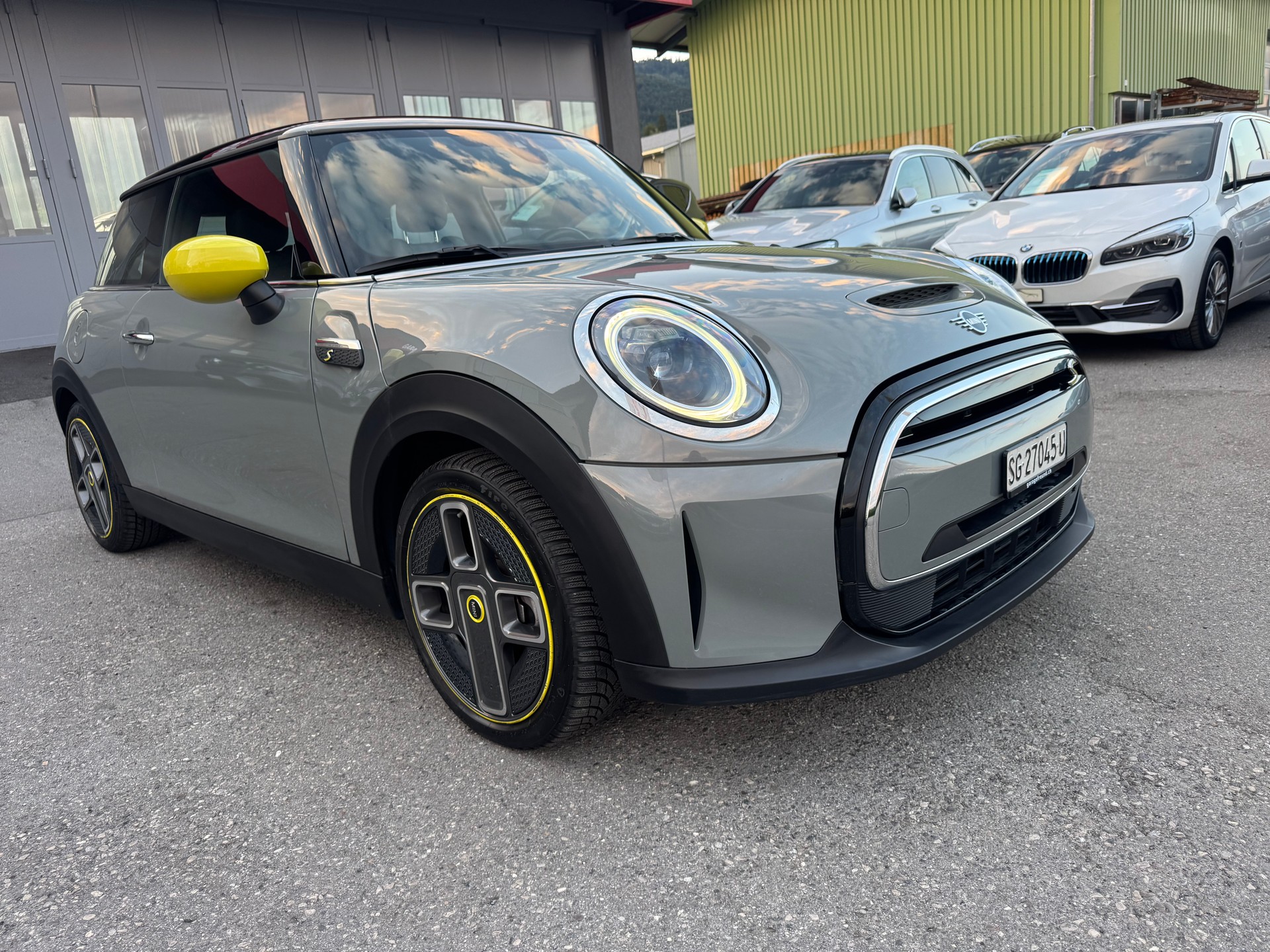 MINI Cooper SE-image-1