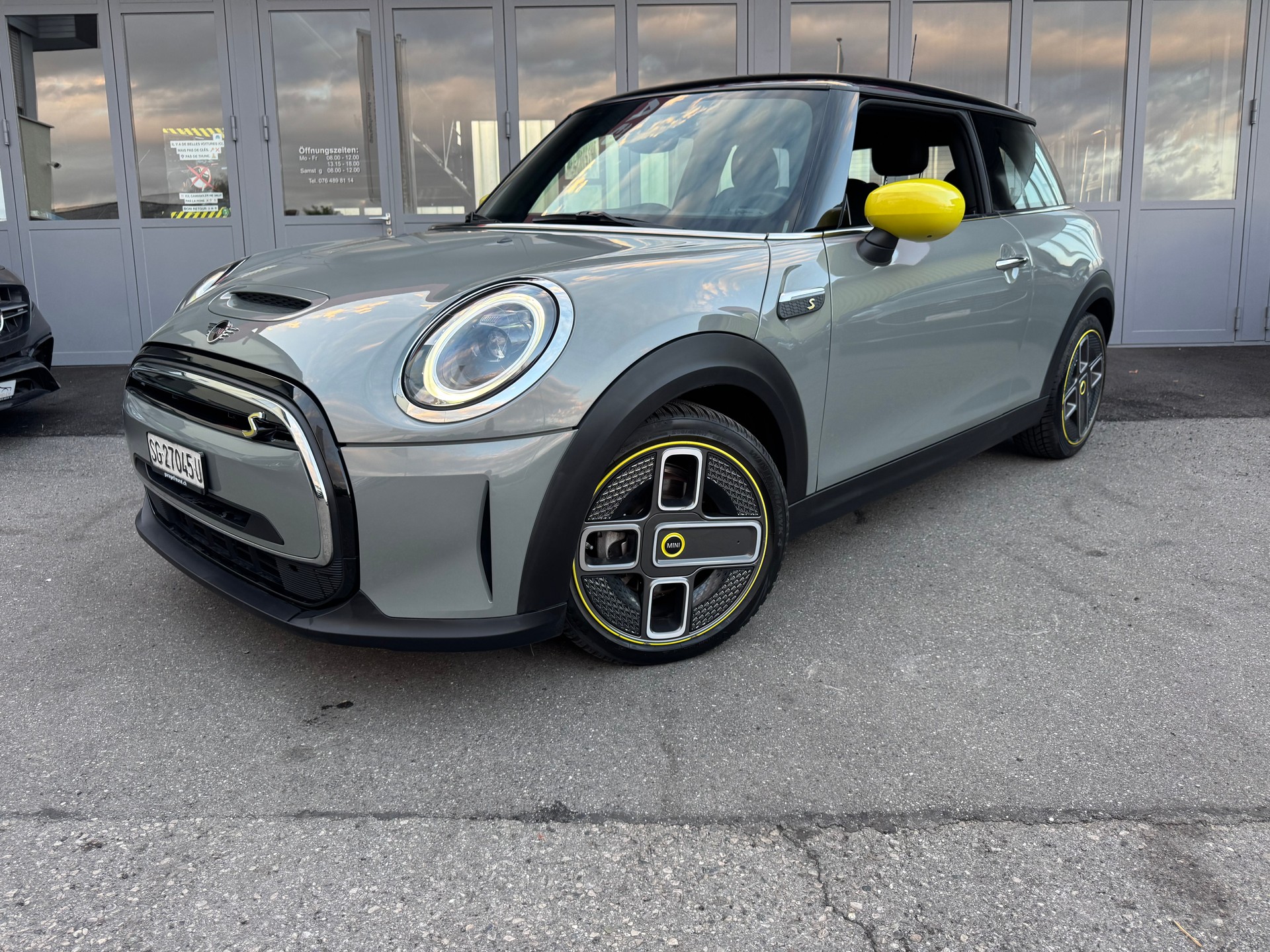 MINI Cooper SE-image-0