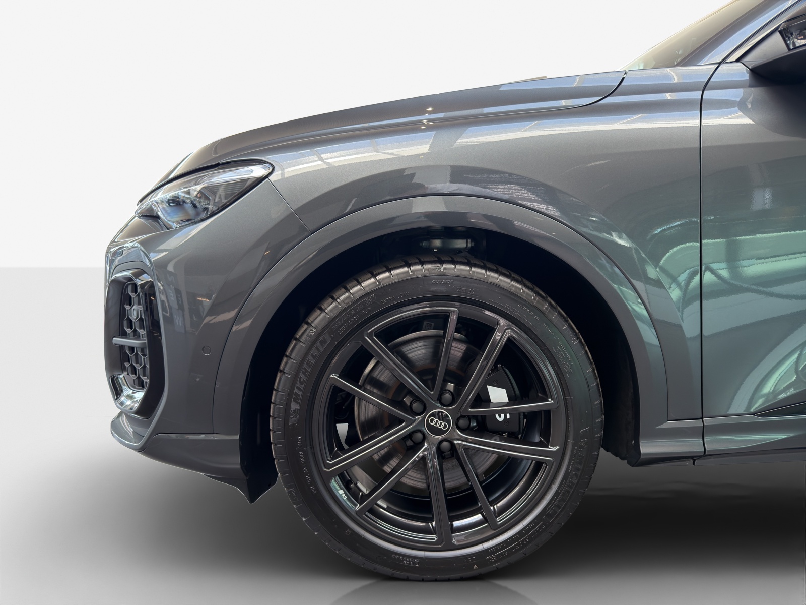 AUDI SQ5 TFSI quattro S-tronic-image-15