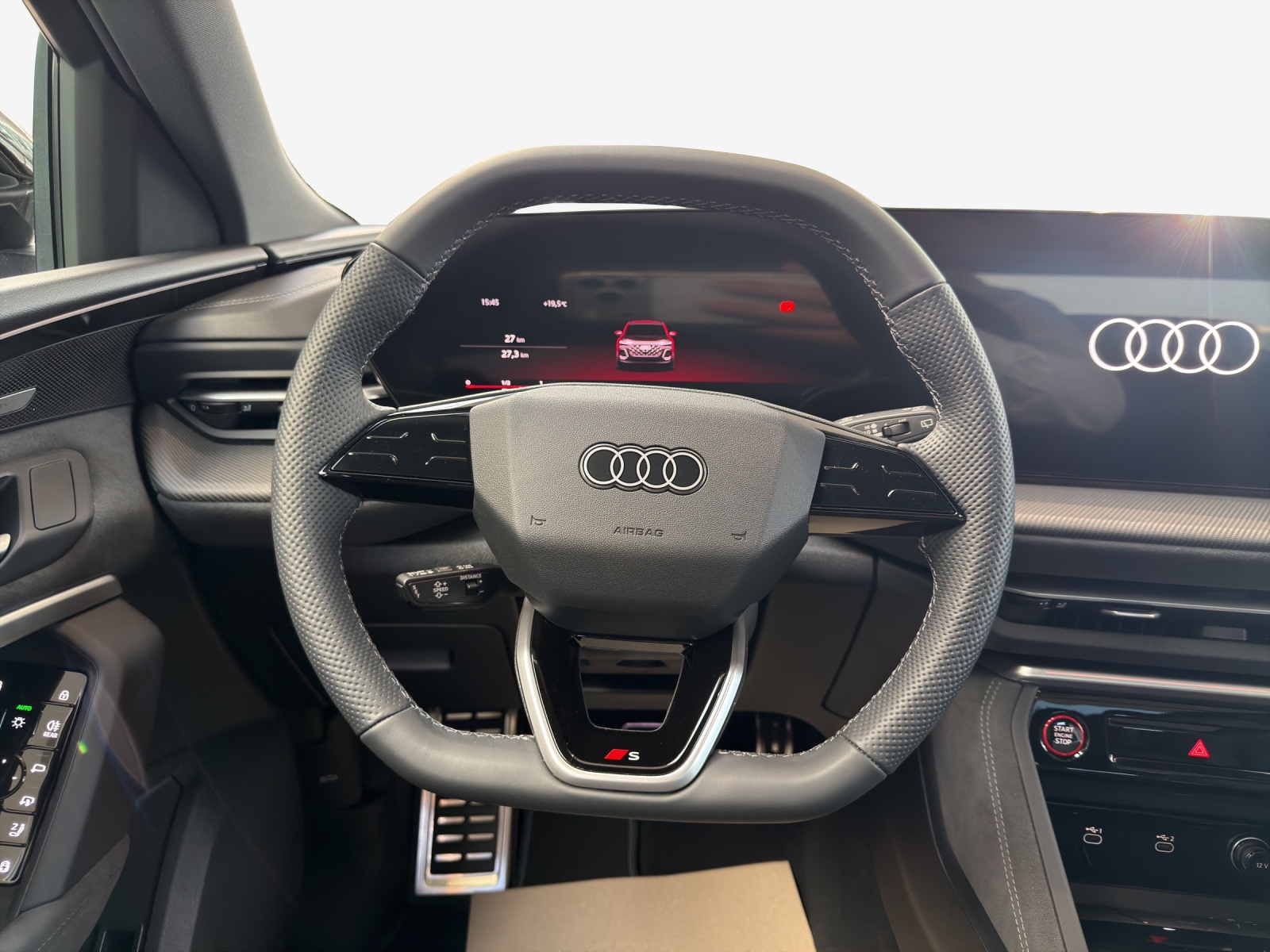 AUDI SQ5 TFSI quattro S-tronic-image-9