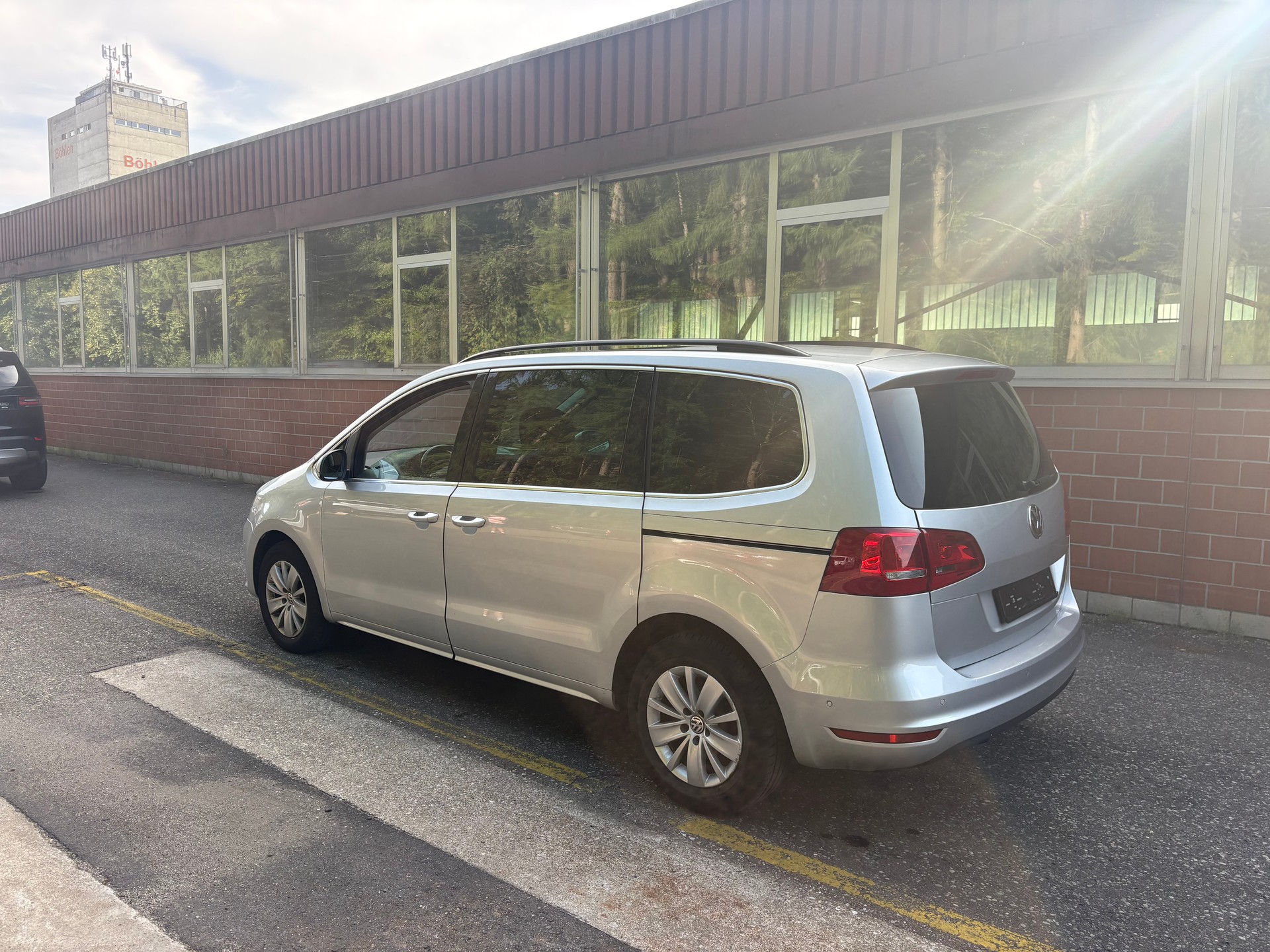 VW Sharan 2.0 TDI BMT Comfortline DSG-image-12