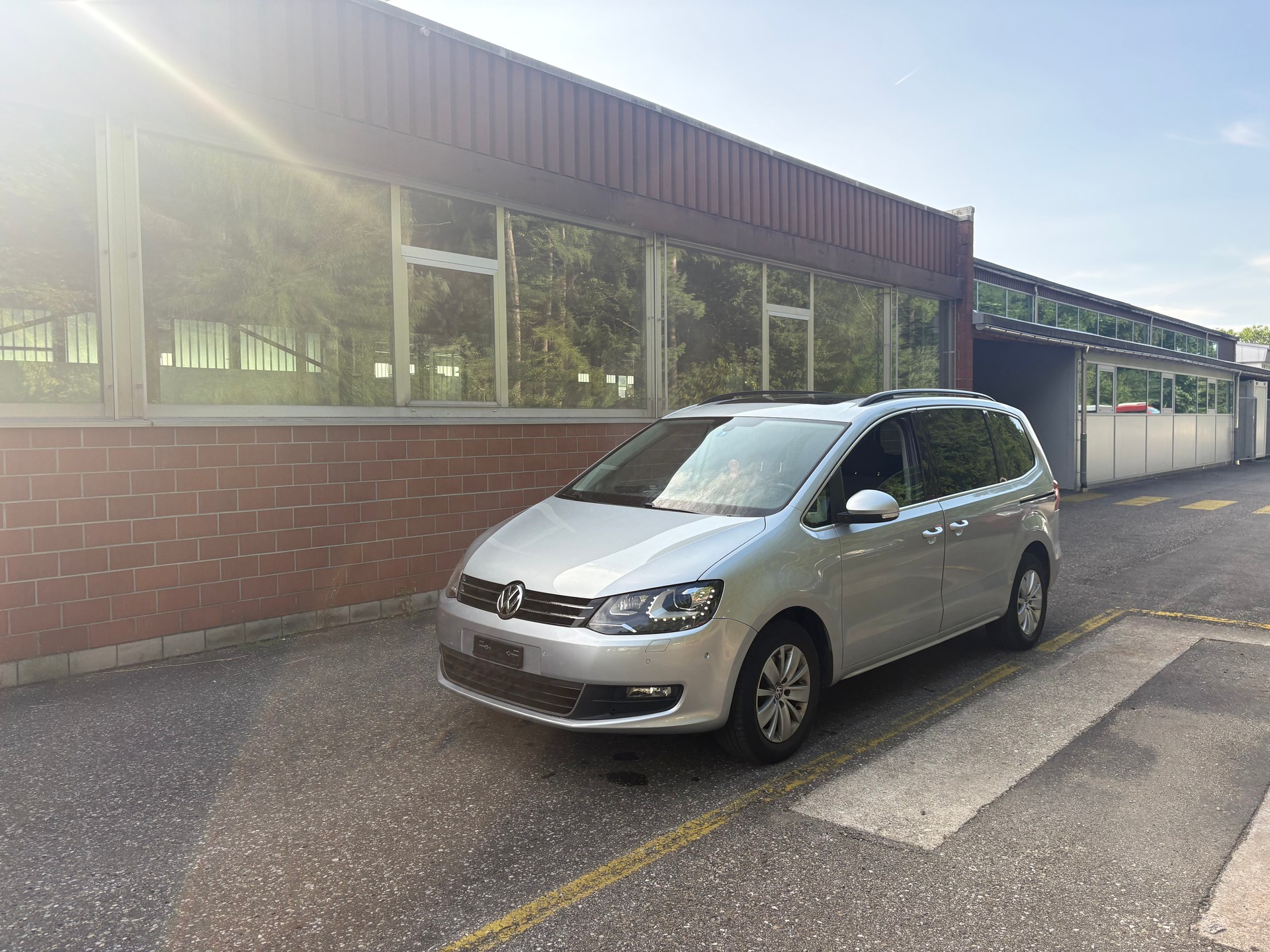 VW Sharan 2.0 TDI BMT Comfortline DSG-image-15