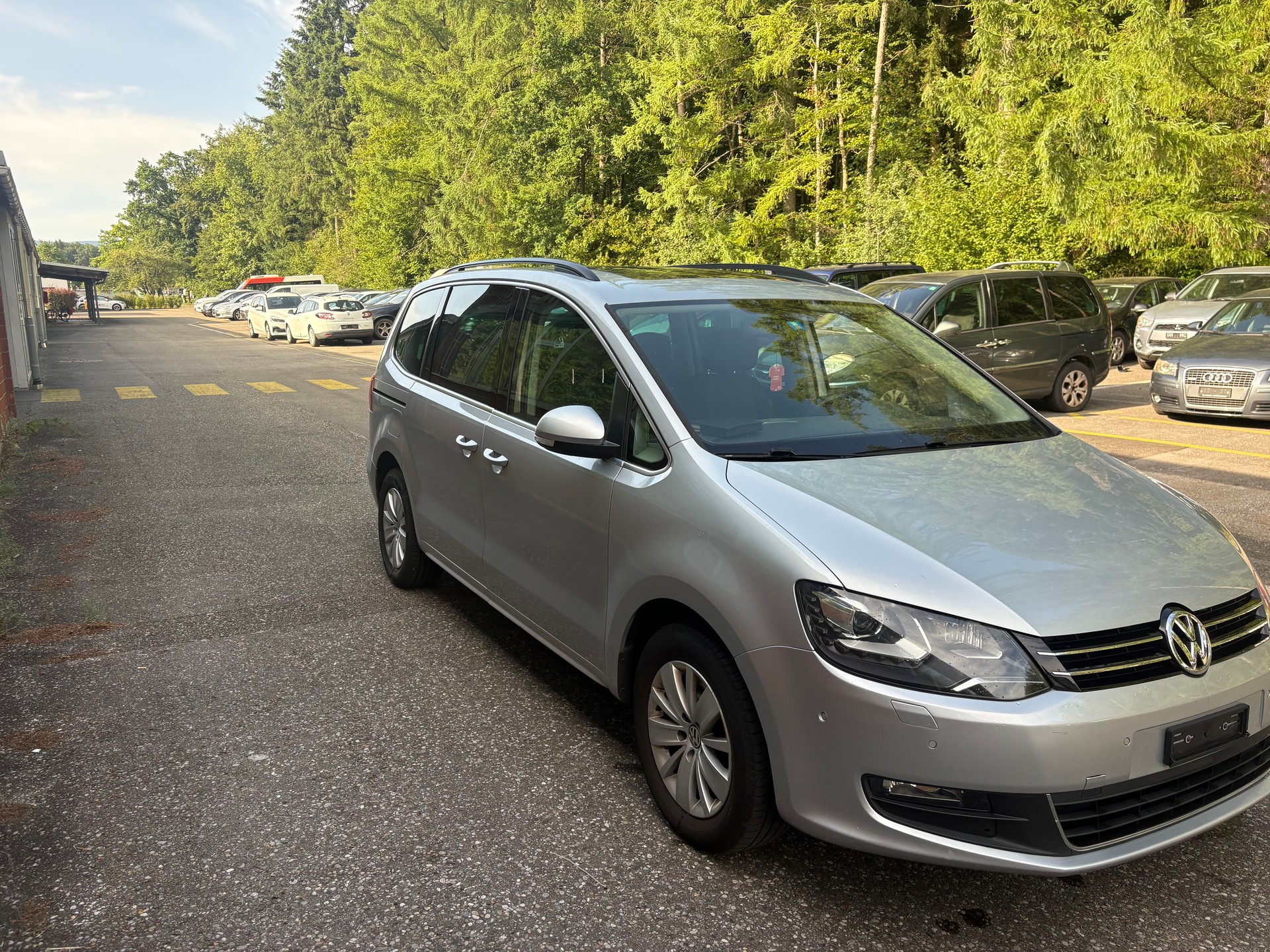 VW Sharan 2.0 TDI BMT Comfortline DSG-image-1