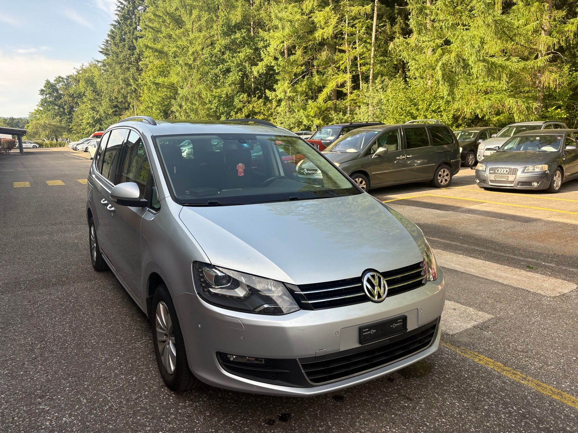 VW Sharan 2.0 TDI BMT Comfortline DSG-image-0