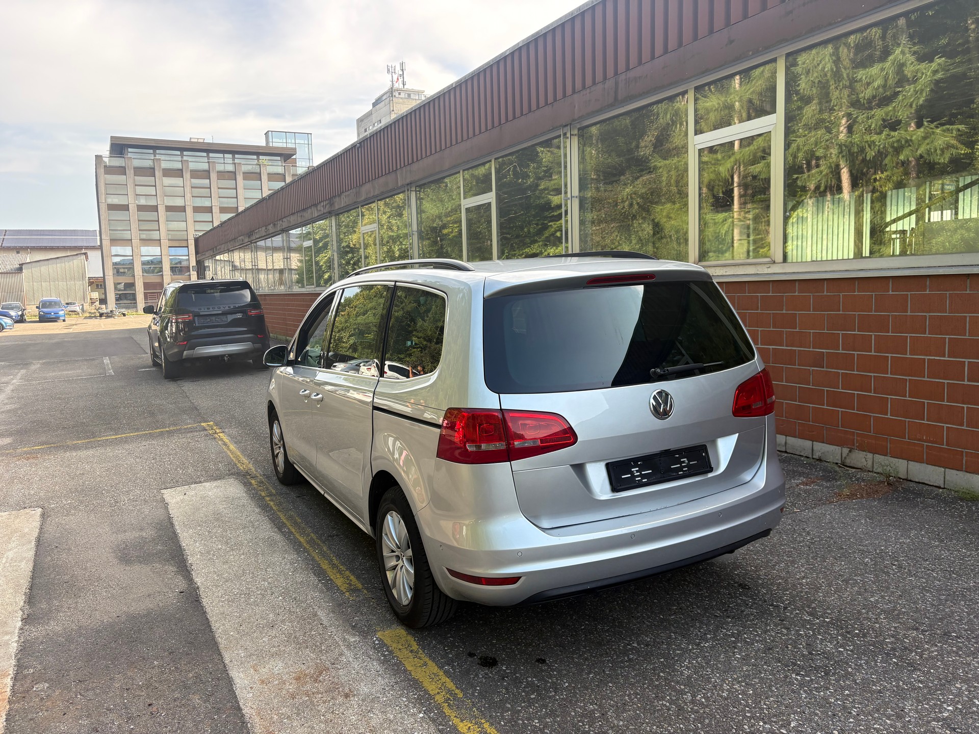 VW Sharan 2.0 TDI BMT Comfortline DSG-image-9