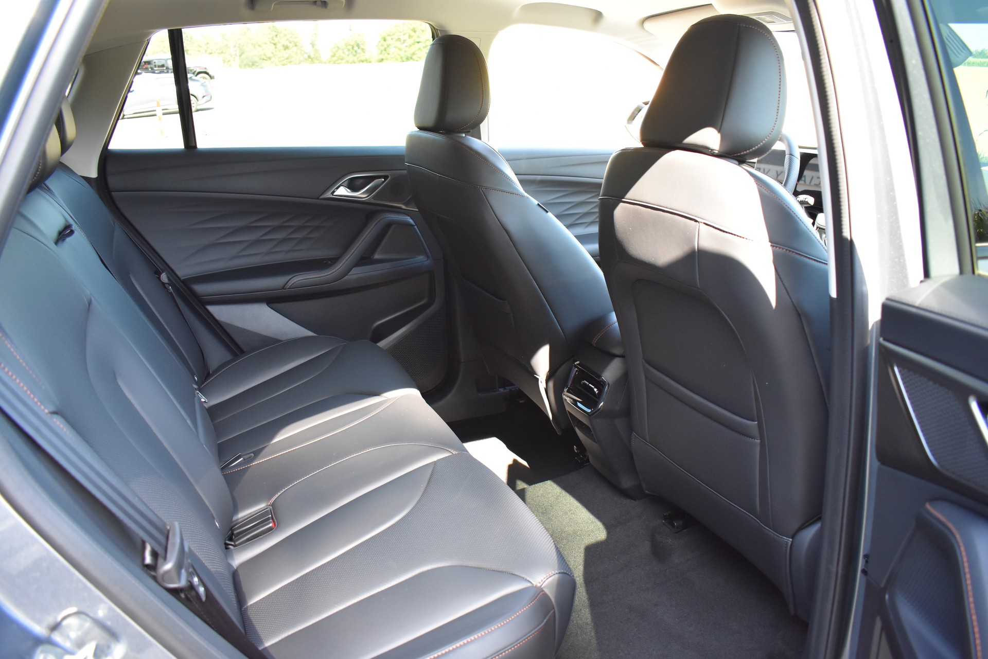 MG HS 1.5 T HEV Luxury-image-13