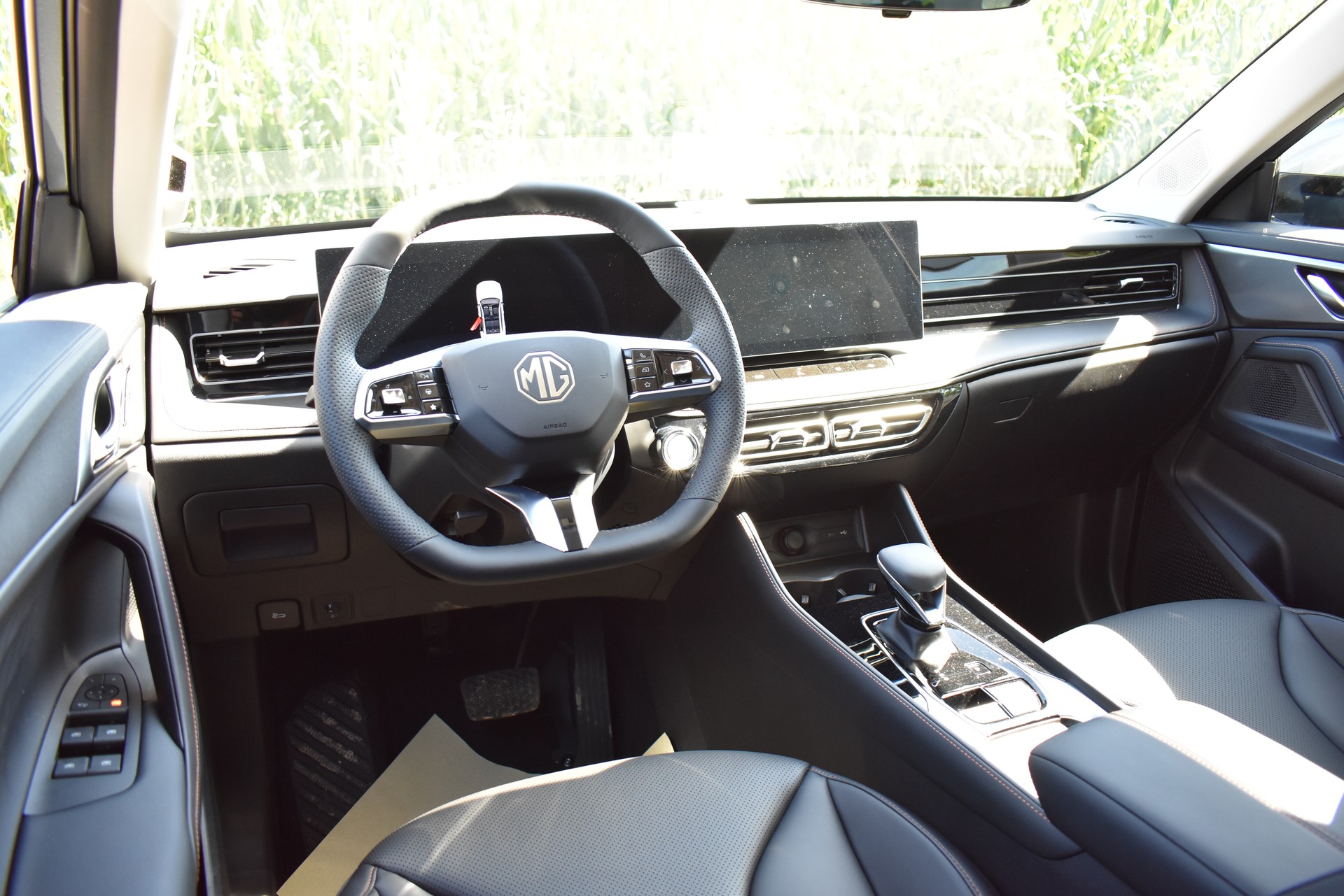 MG HS 1.5 T HEV Luxury-image-10