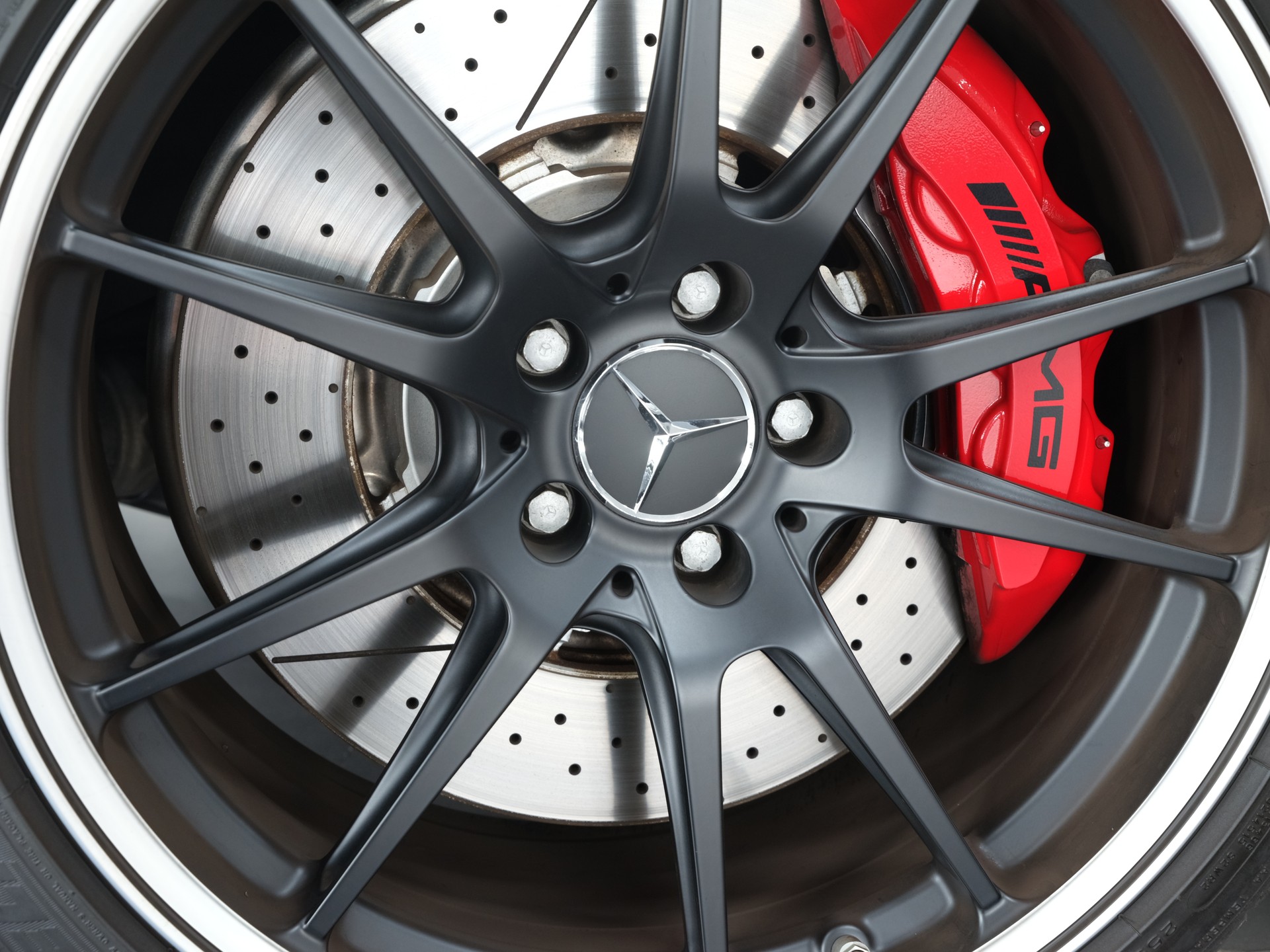MERCEDES-BENZ C 63 S AMG Premium 9G-tronic *Sportsitze* *Panorama* *Burmester*-image-10