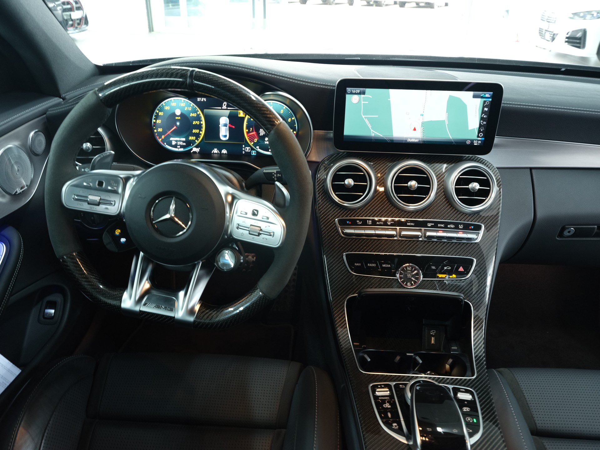 MERCEDES-BENZ C 63 S AMG Premium 9G-tronic *Sportsitze* *Panorama* *Burmester*-image-16