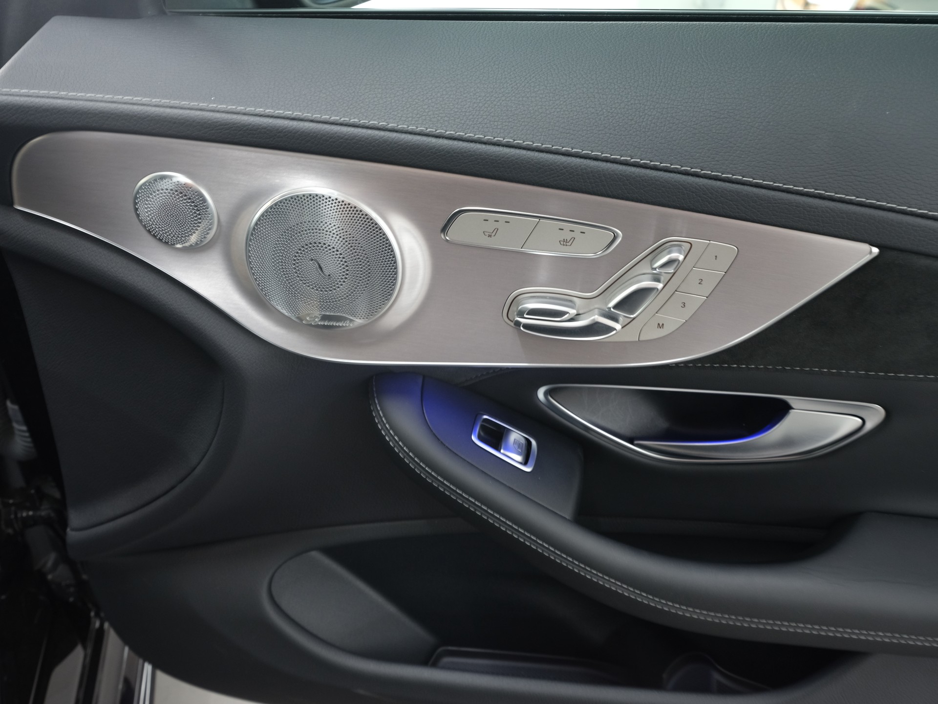 MERCEDES-BENZ C 63 S AMG Premium 9G-tronic *Sportsitze* *Panorama* *Burmester*-image-14