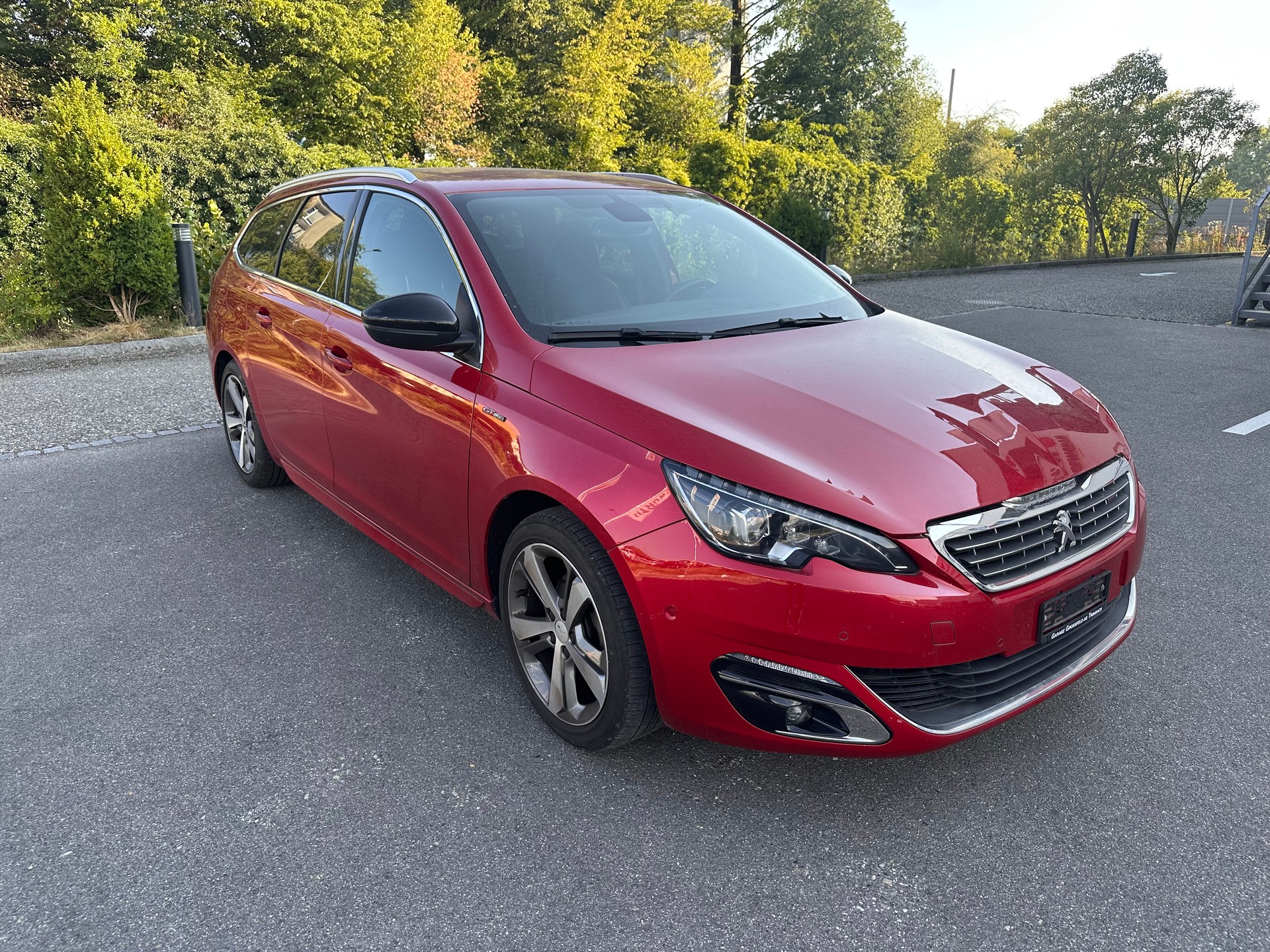 PEUGEOT 308 SW 1.2 THP GT Line Automatic-image-2