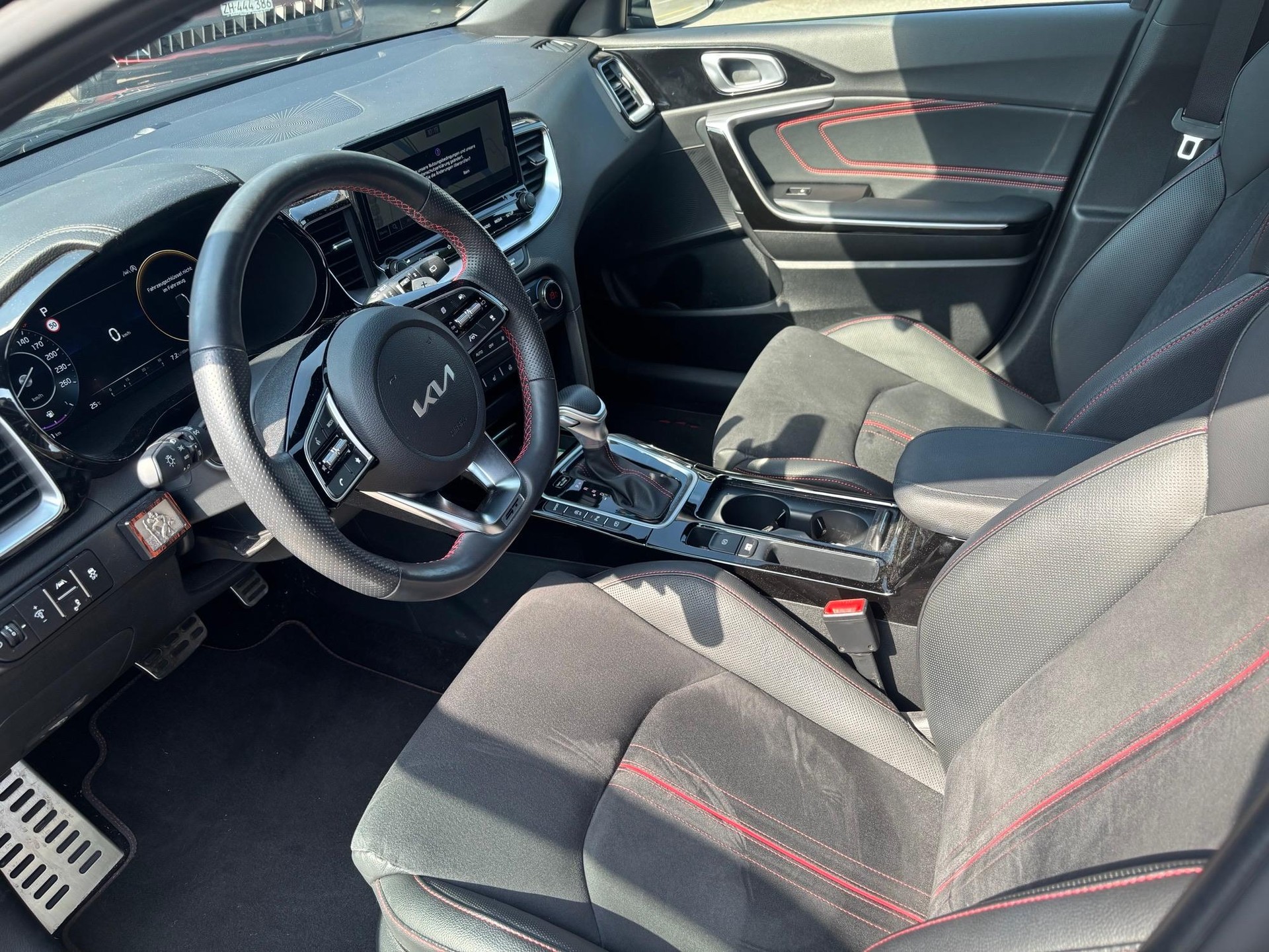 KIA Ceed 1.6 T-GDi GT-image-12