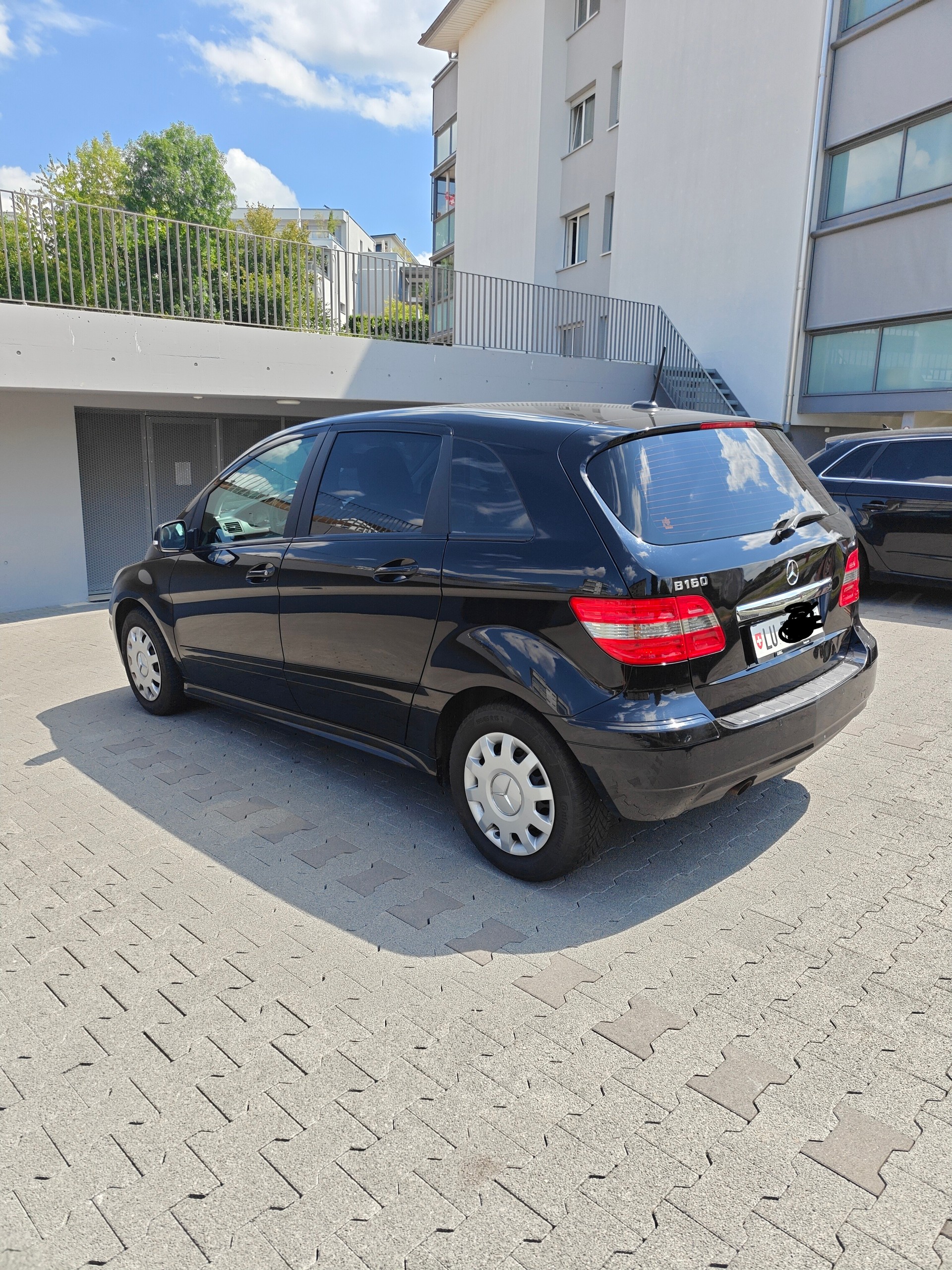 MERCEDES-BENZ Eco-image-1