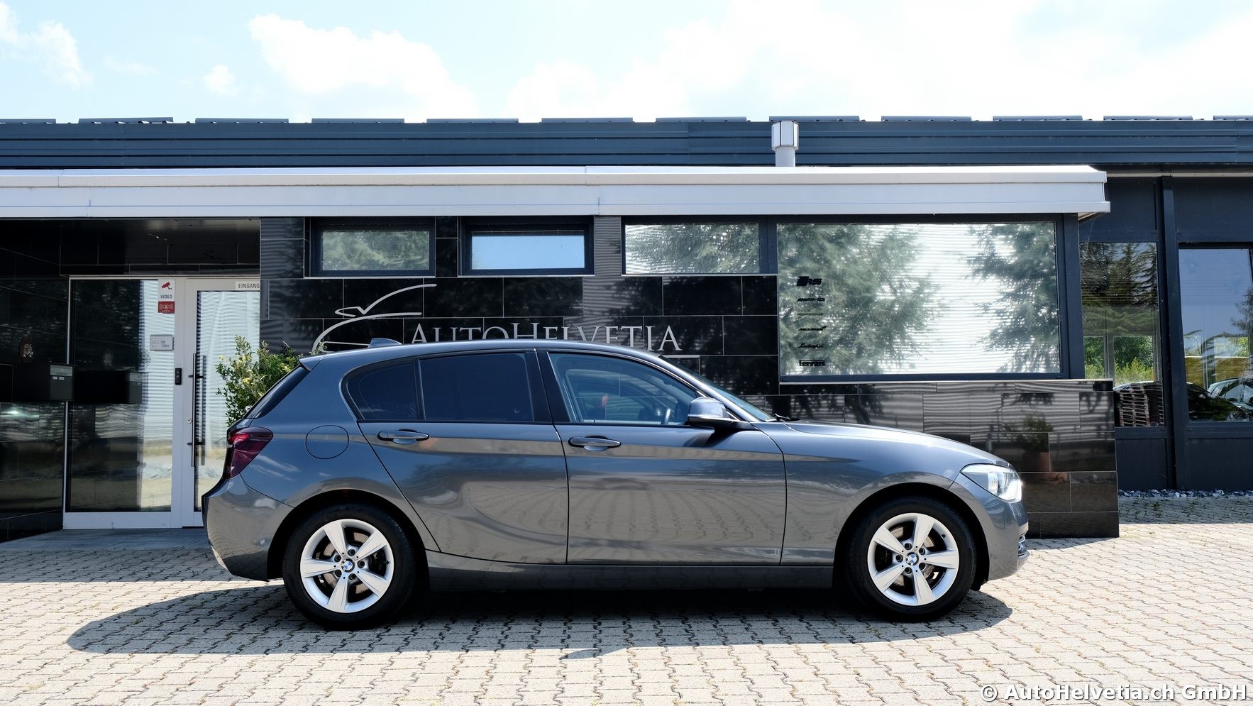 BMW 120d Sport Line Steptronic-image-3