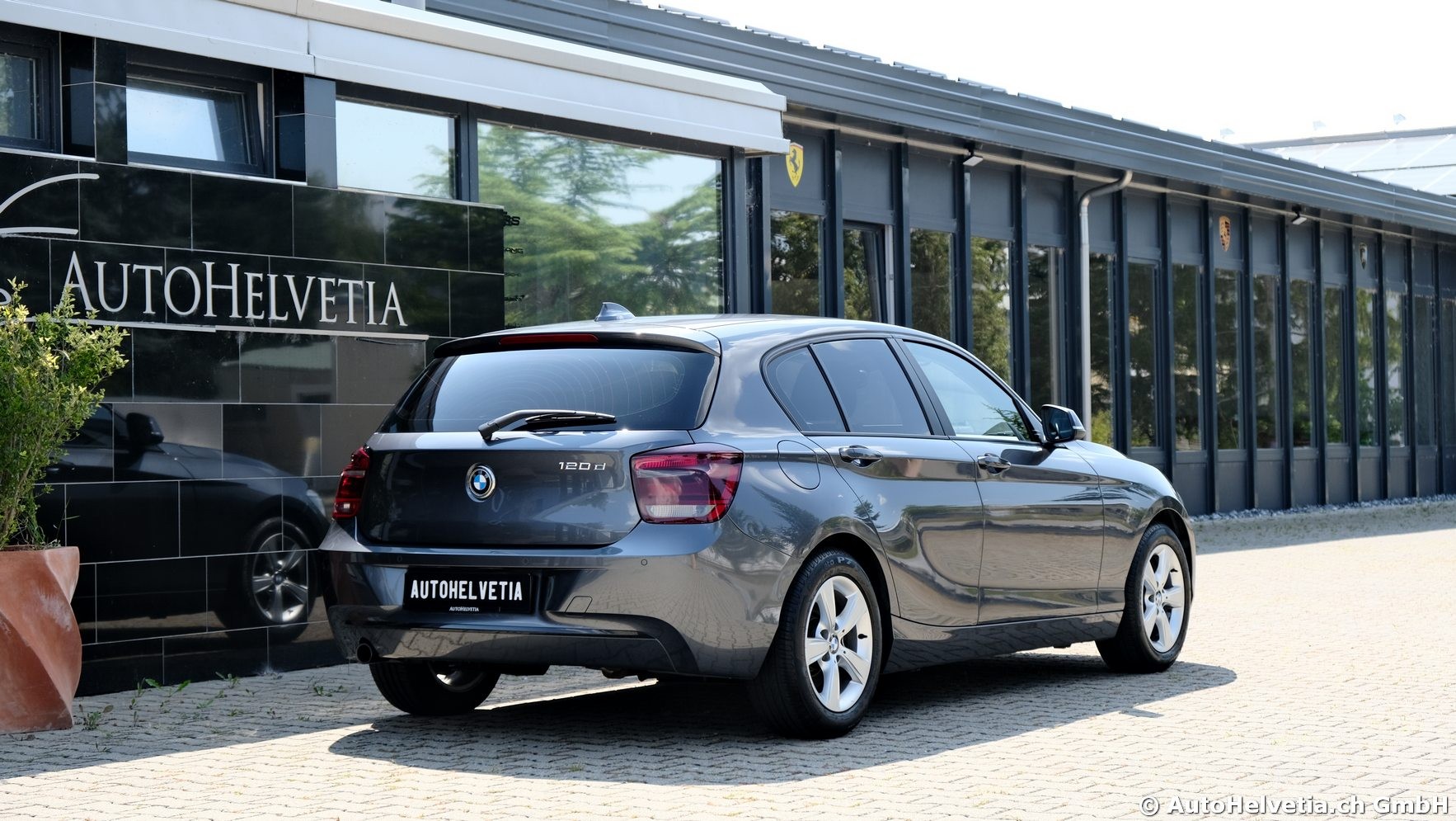 BMW 120d Sport Line Steptronic-image-4